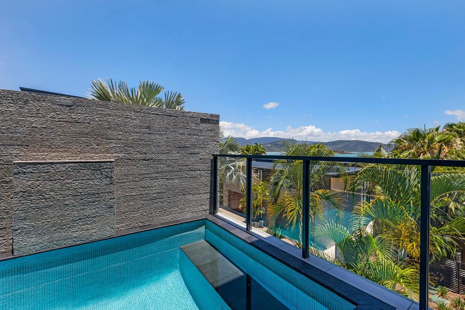 Swimming pool in Mirage Whitsundays