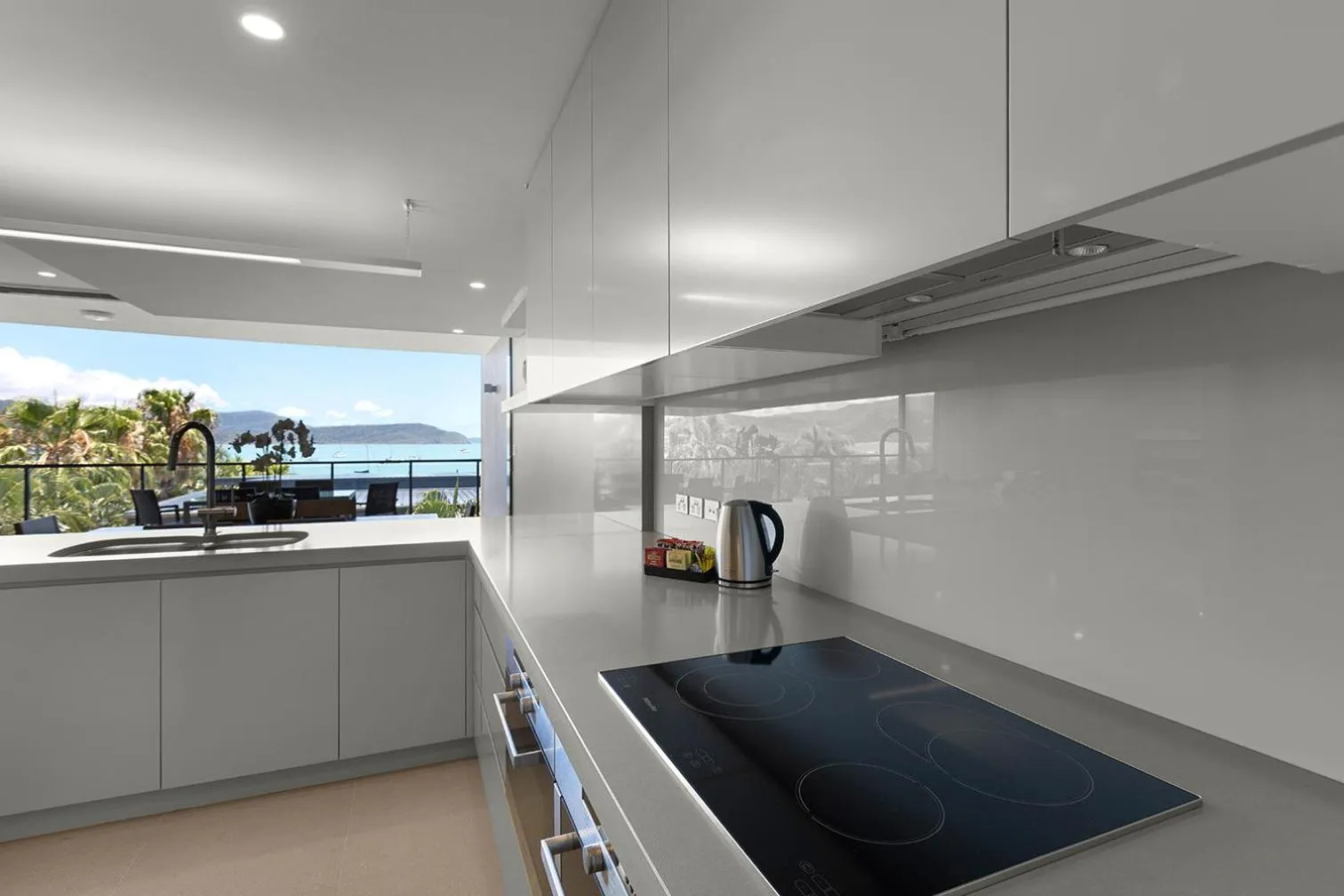 Kitchen or kitchenette in Mirage Whitsundays