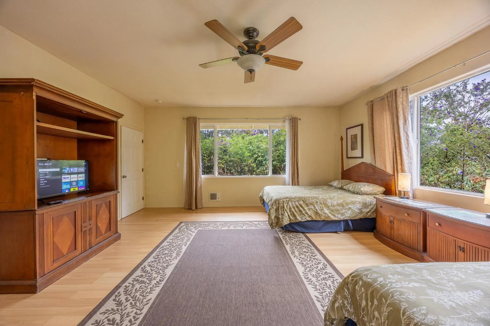 Photo of the whole room, Bed in Volcano Forest Inn