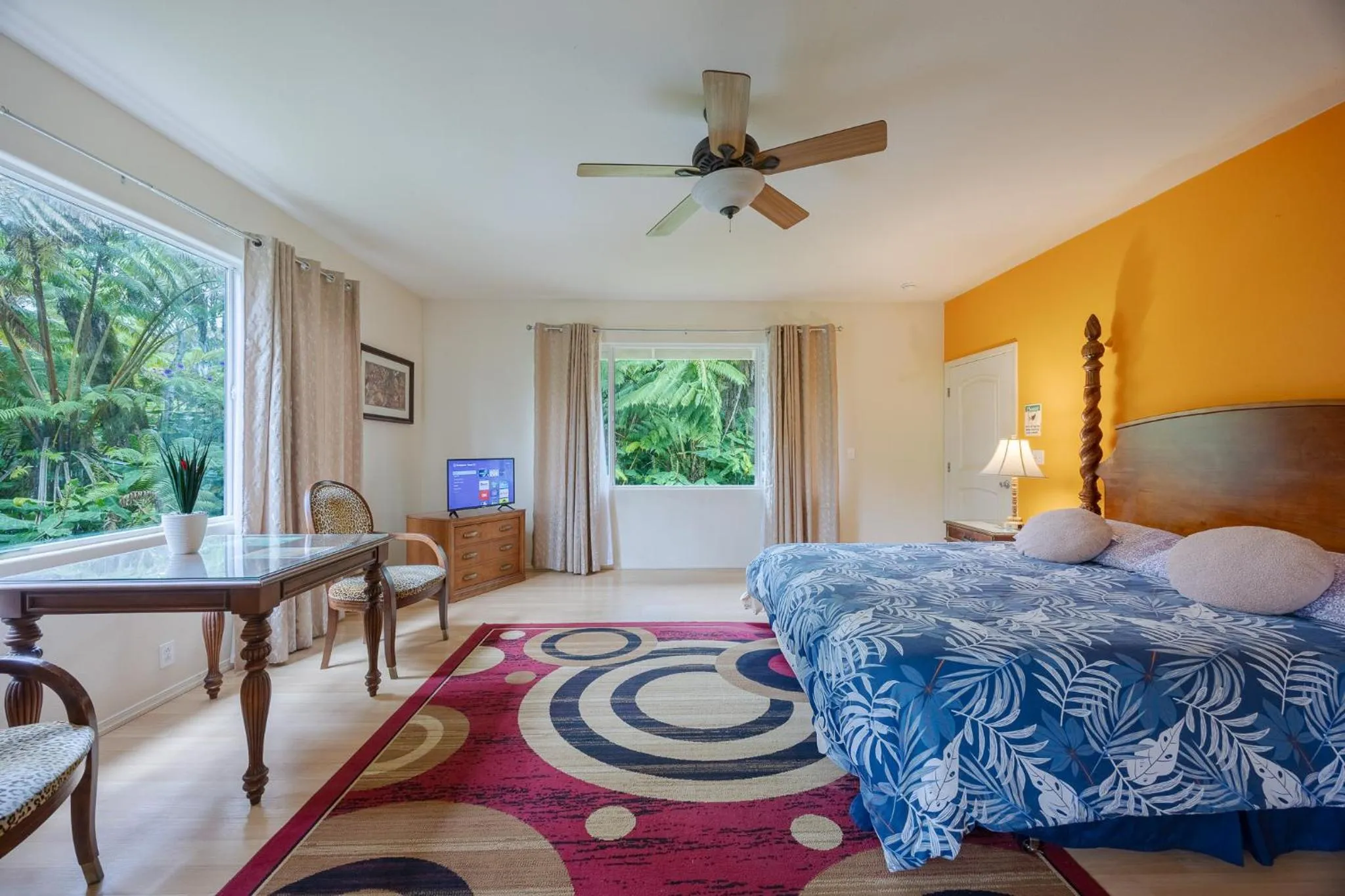 Photo of the whole room, Bed in Volcano Forest Inn