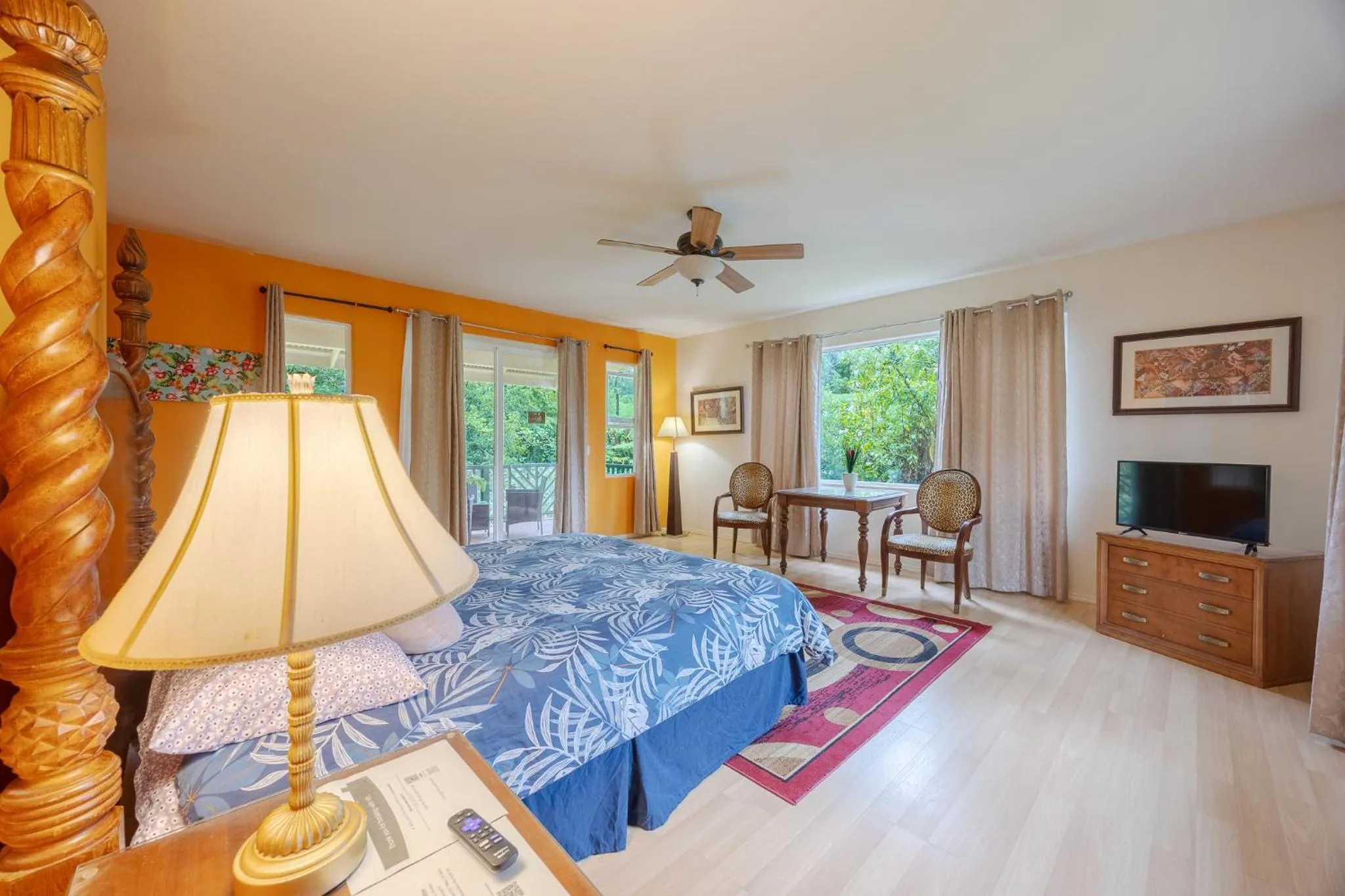 Photo of the whole room, Bed in Volcano Forest Inn