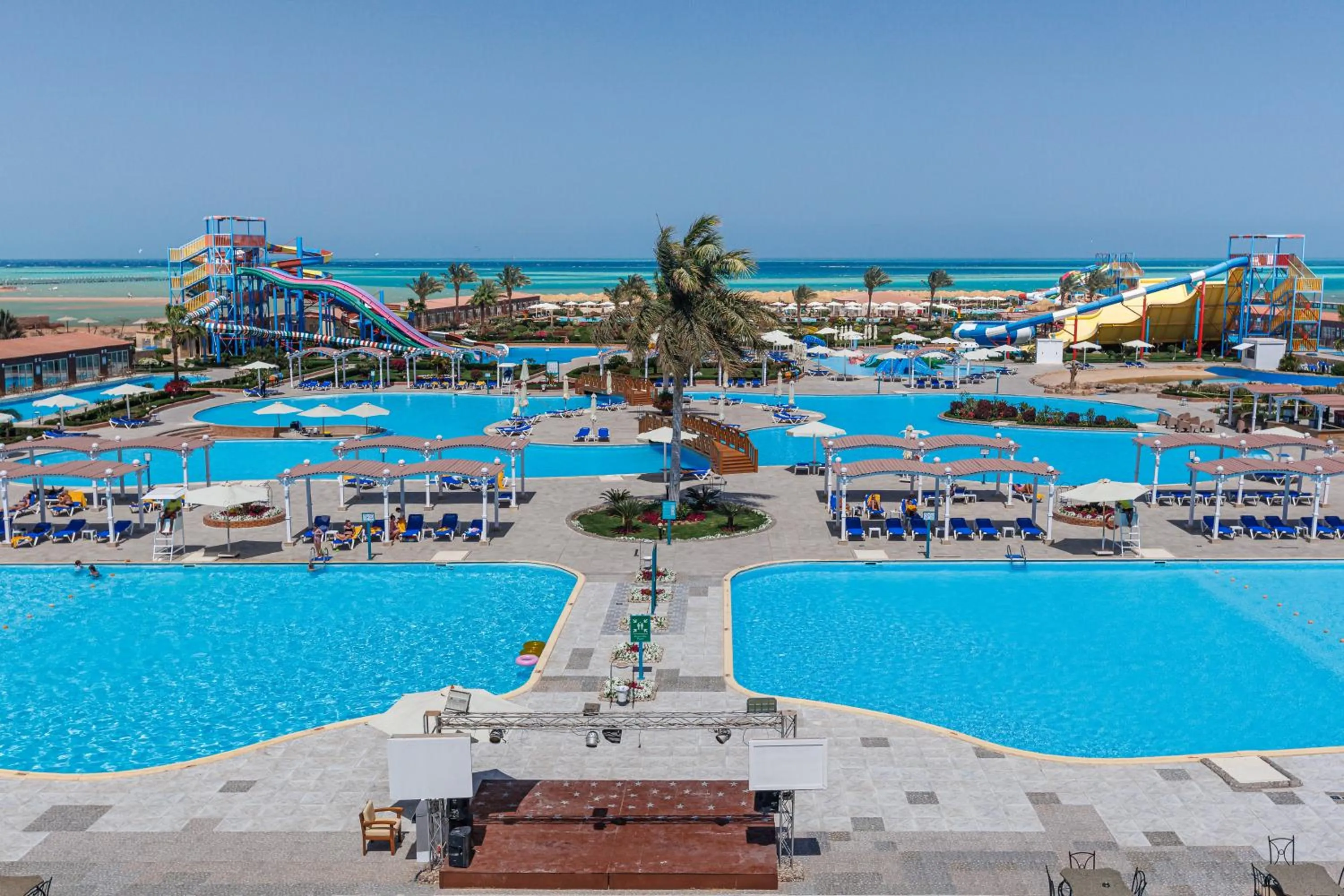 Spring in Sunrise Alora Aqua Park Resort