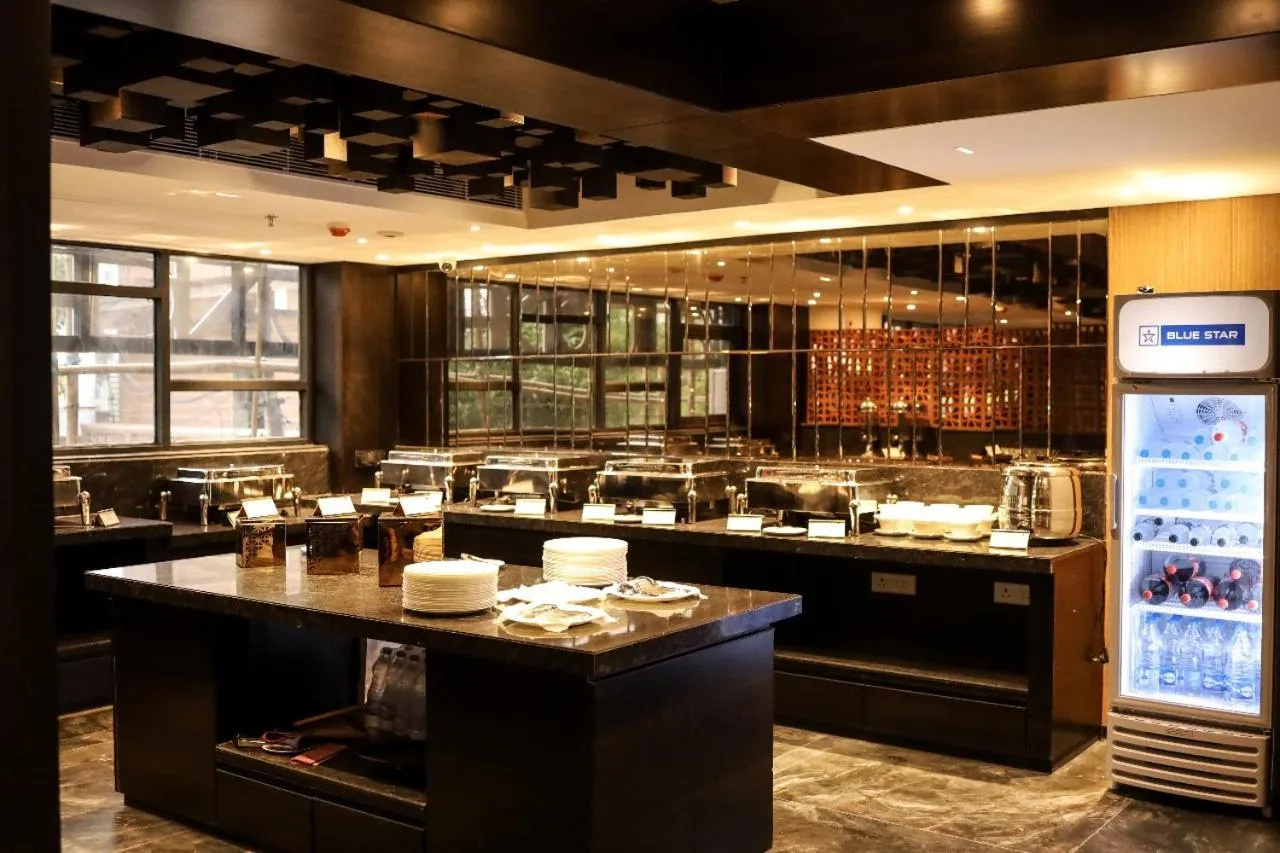 Restaurant/places to eat in Hotel NOAH SPIRE