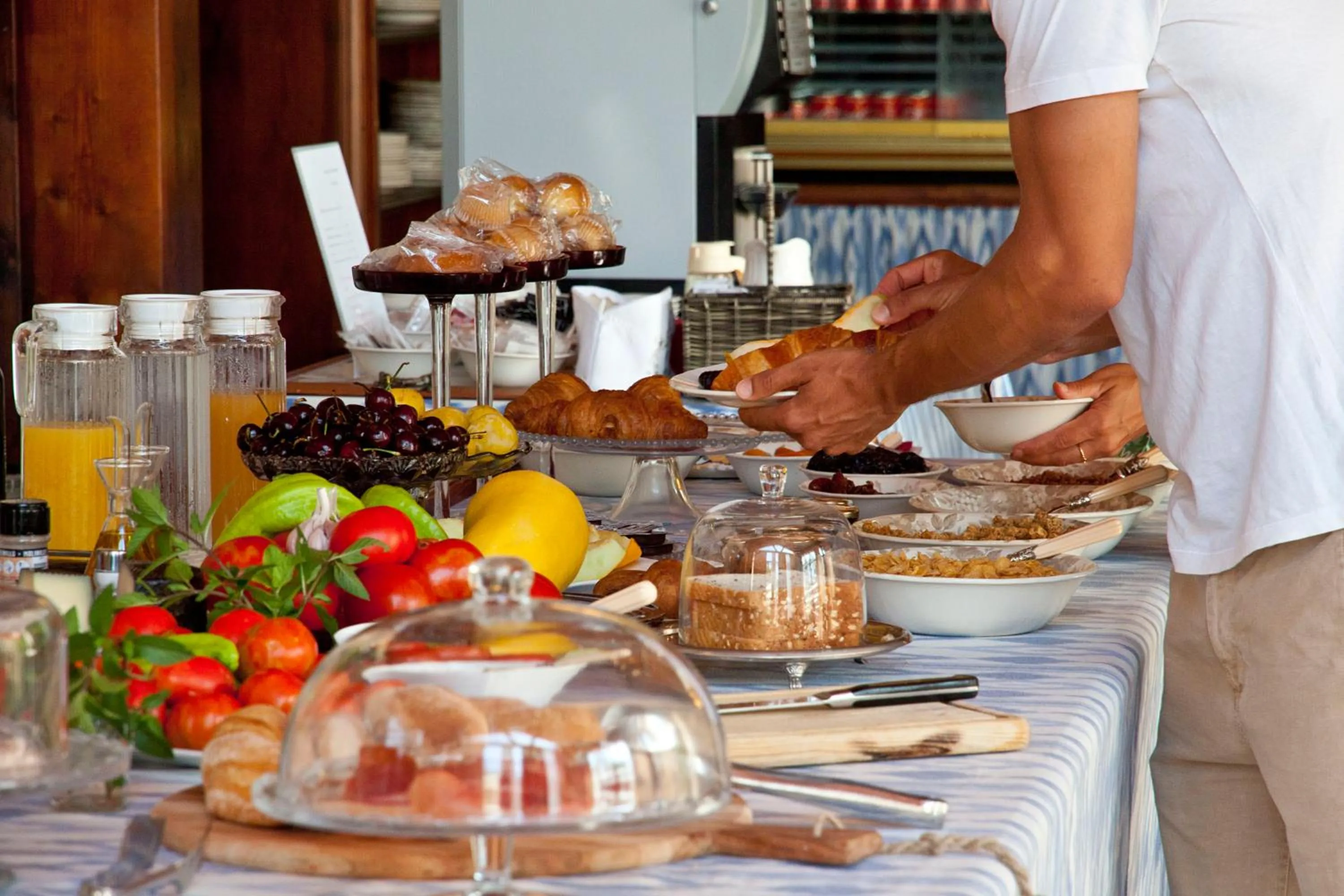 Buffet breakfast in Agroturismo Sa Vinya des Convent