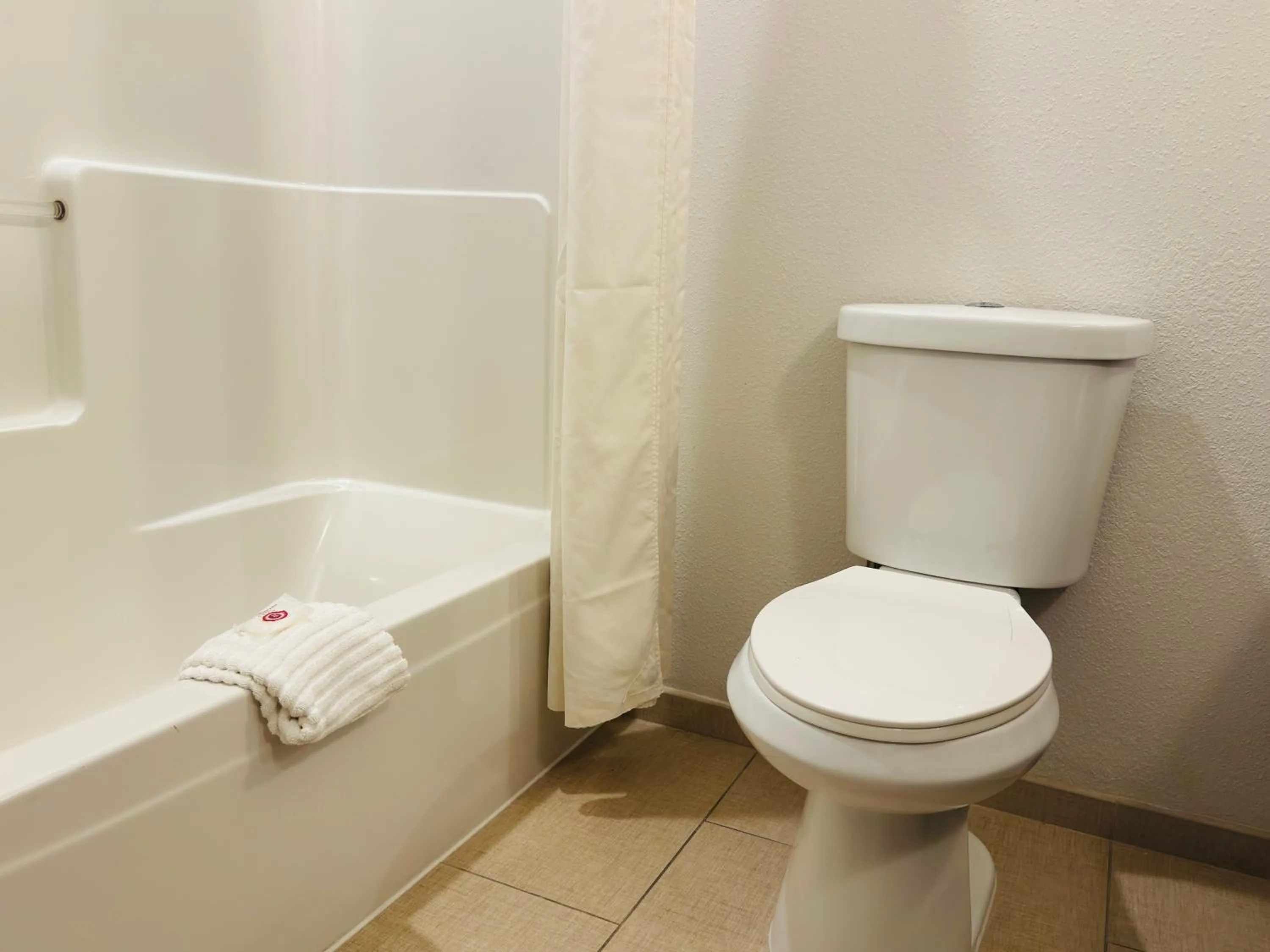 Bathroom in Comfort Suites Plymouth near US-30