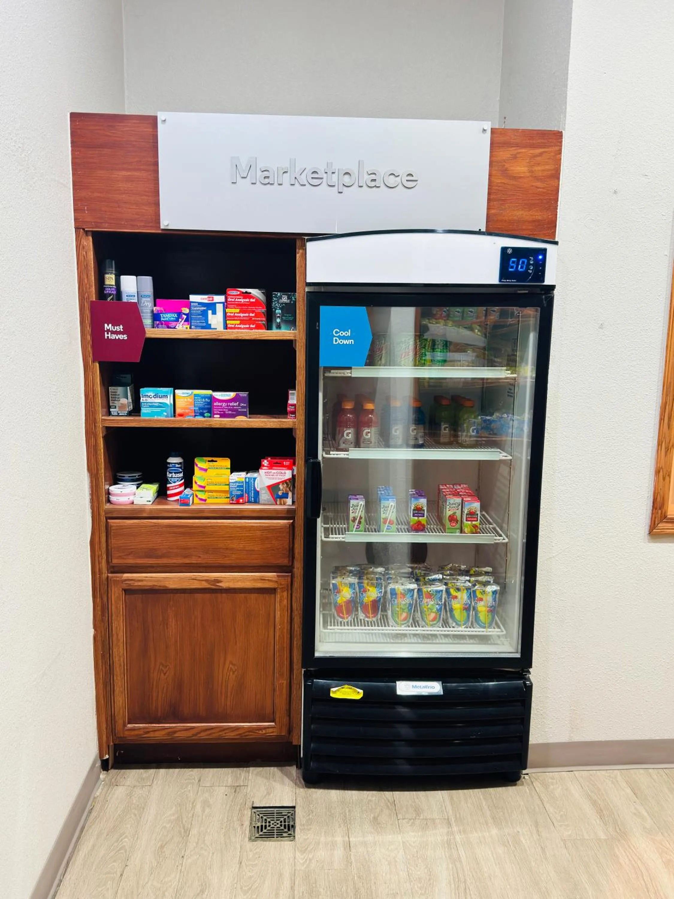 Supermarket/grocery shop in Comfort Suites Plymouth near US-30