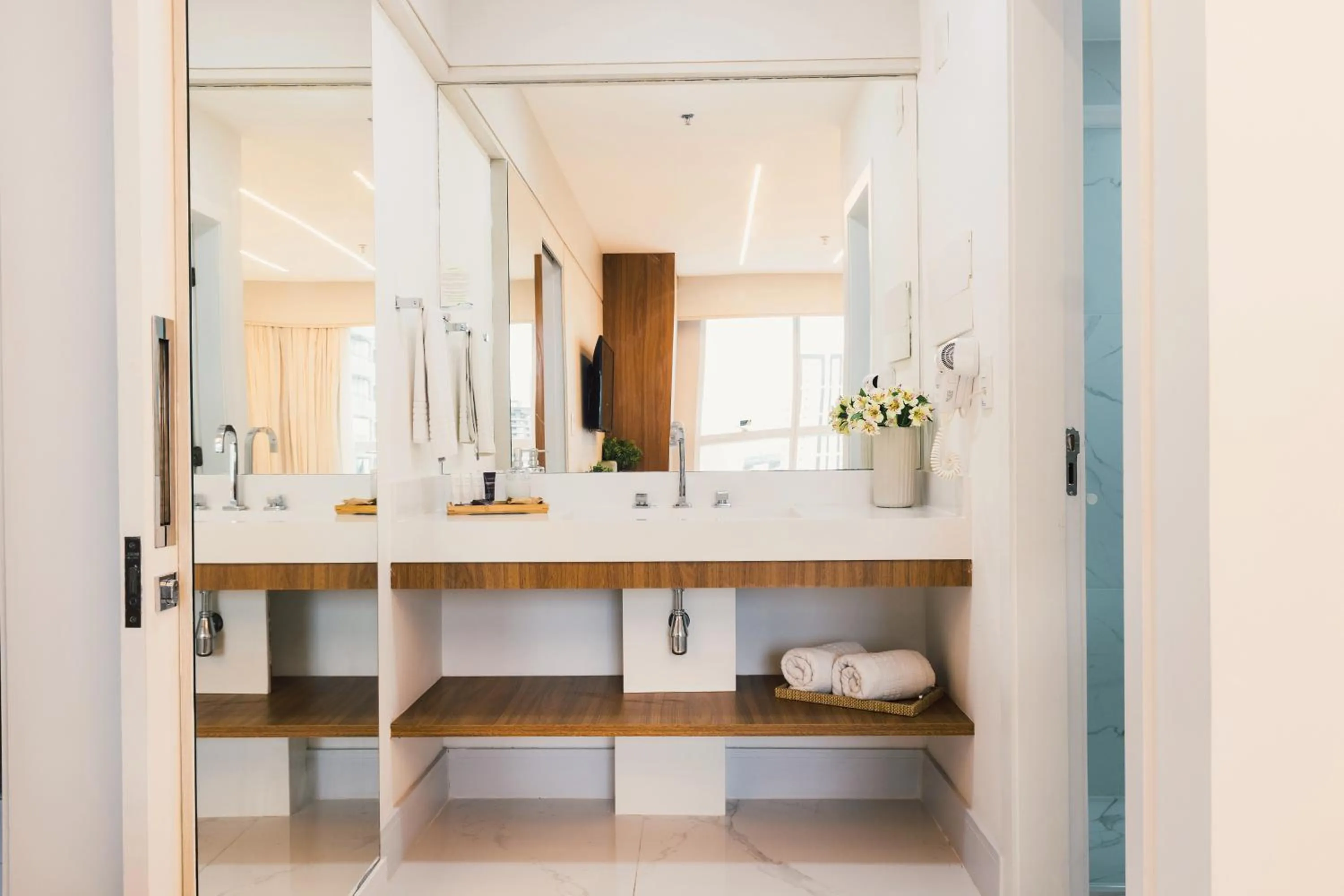 towels in Ramada Hotel & Suites Campos Pelinca