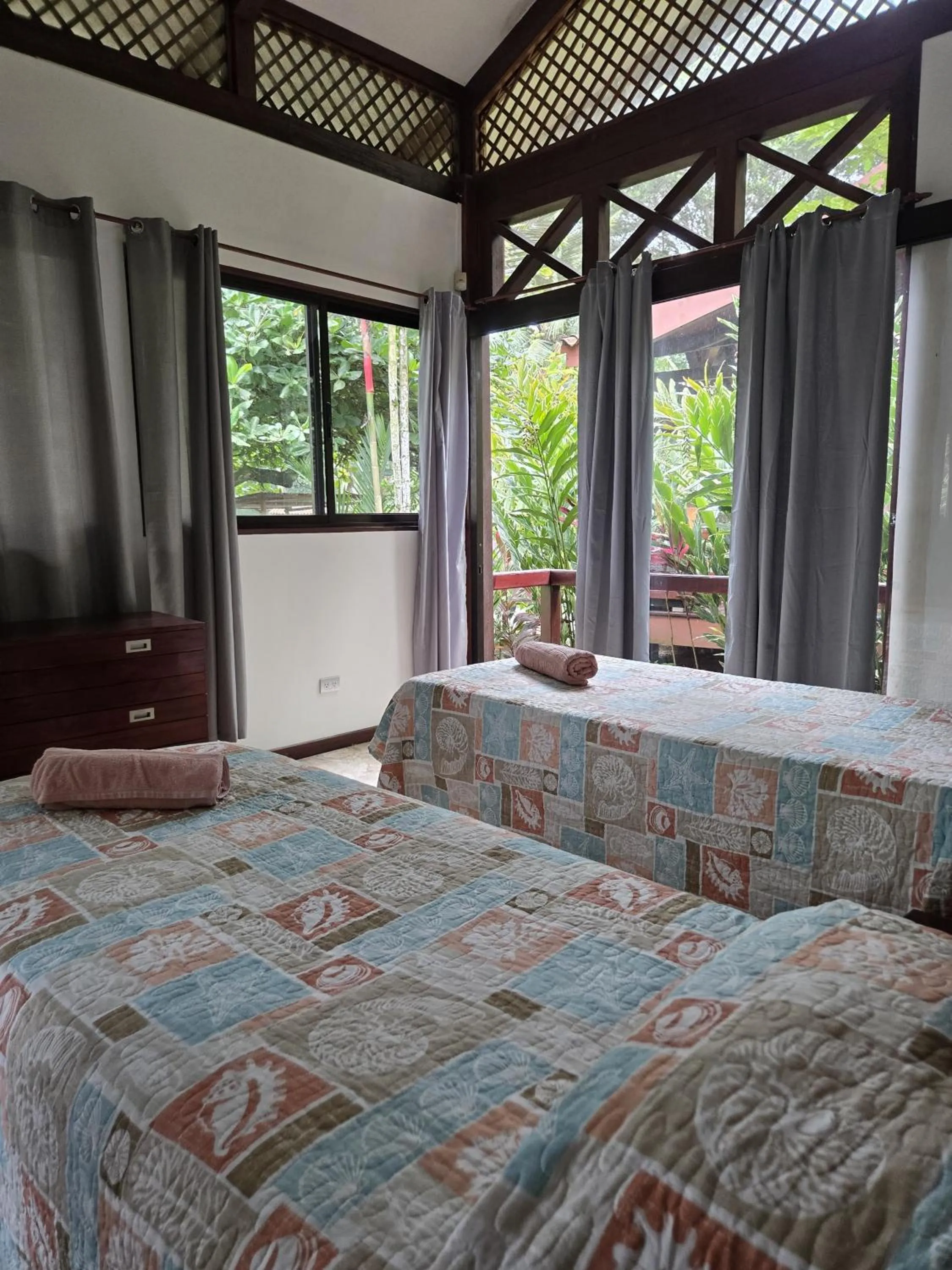 Bedroom, Bed in Hotel Kenaki Lodge