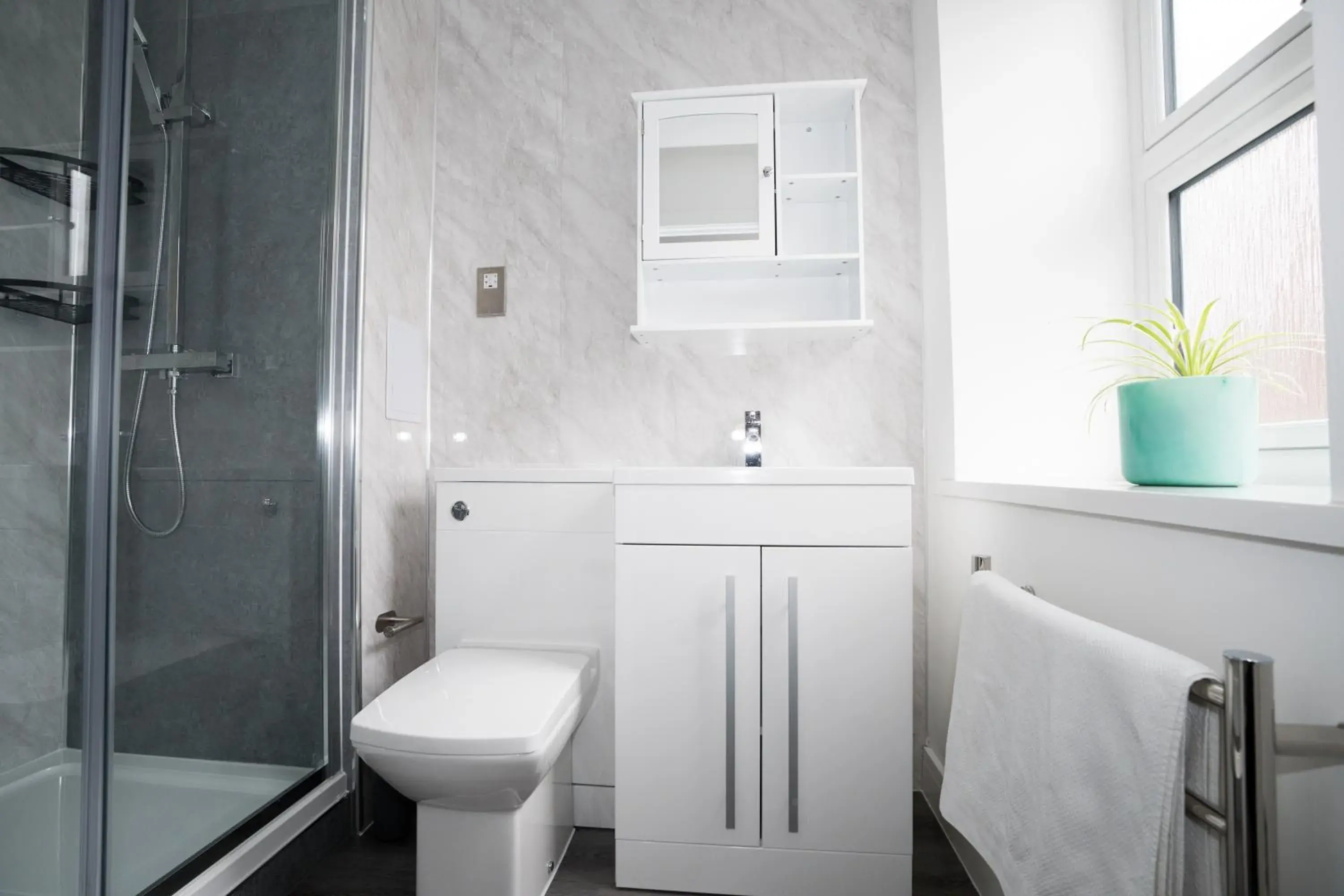Twin Room with Private Bathroom in Ryegate House Colchester Twin Room with Private Bathroom in Ryegate House Colchester