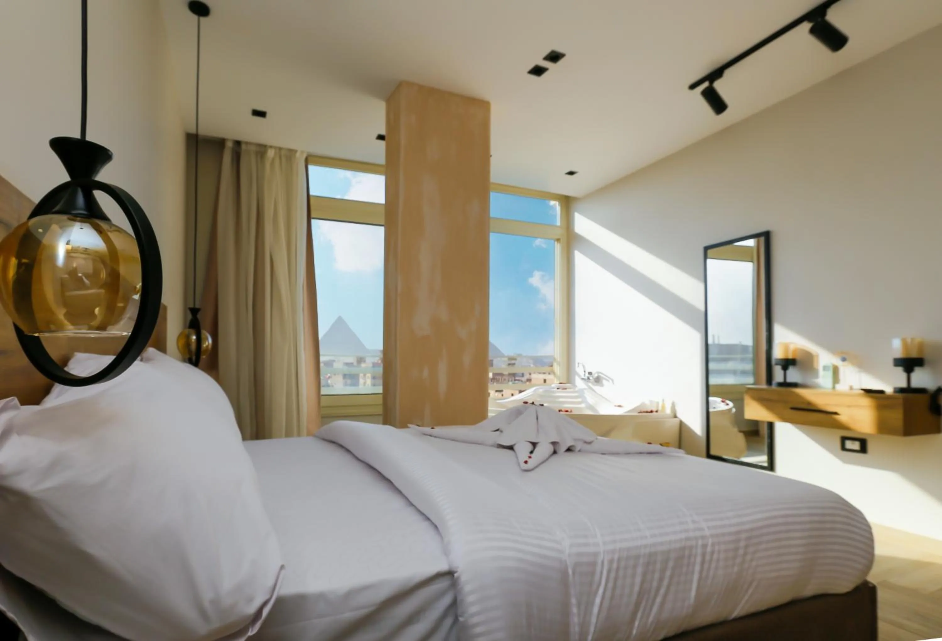 Bedroom, Bed in Rixoss tower Pyramids View