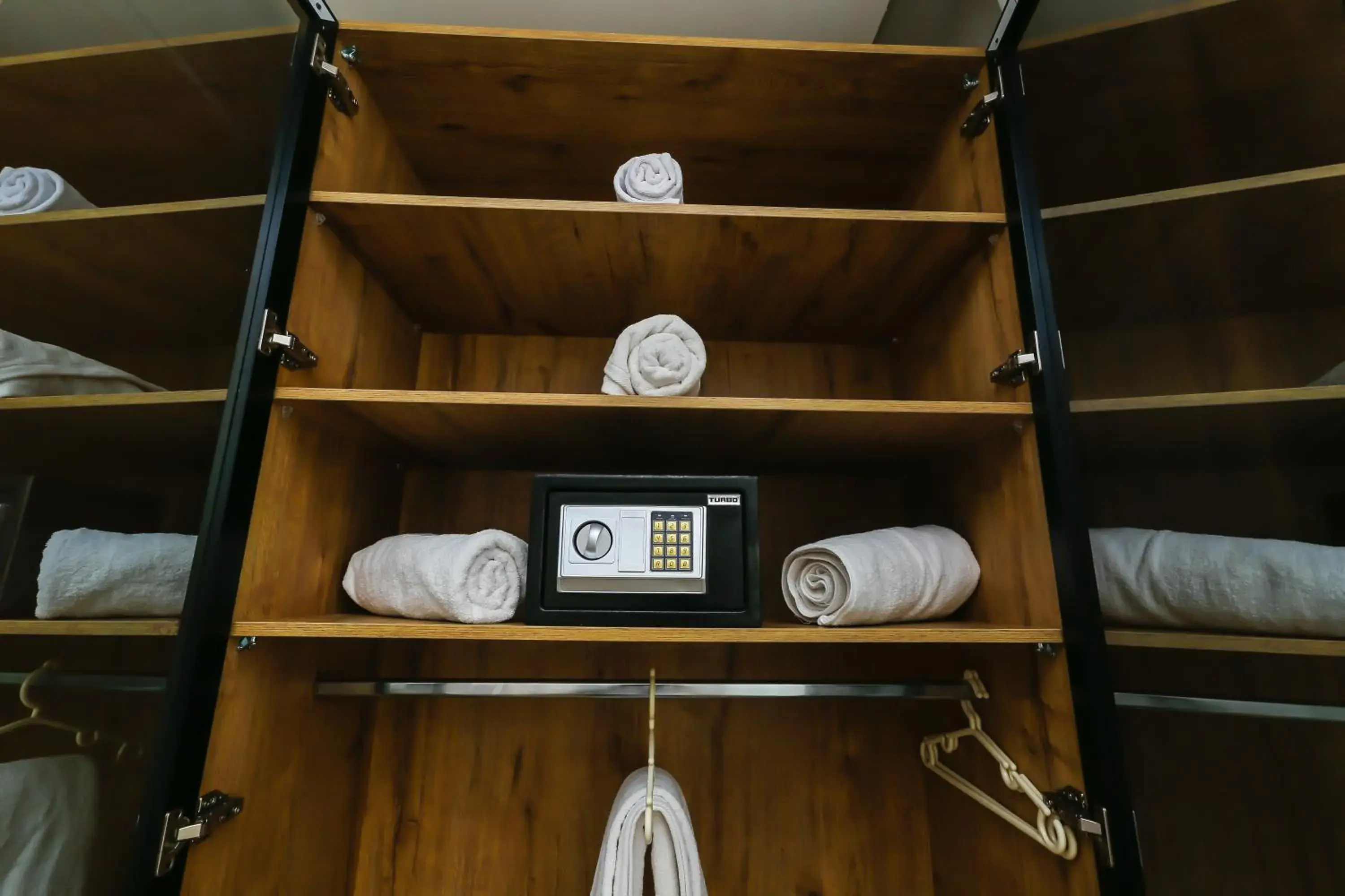 Standard Twin Room with Mountain View in Rixoss tower Pyramids View Standard Twin Room with Mountain View in Rixoss tower Pyramids View