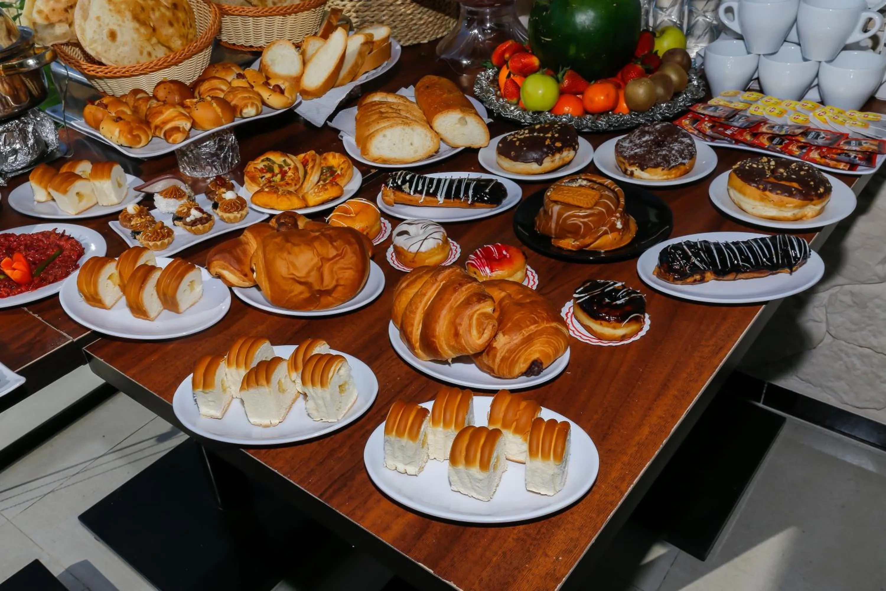 Food and drinks in Rixoss tower Pyramids View