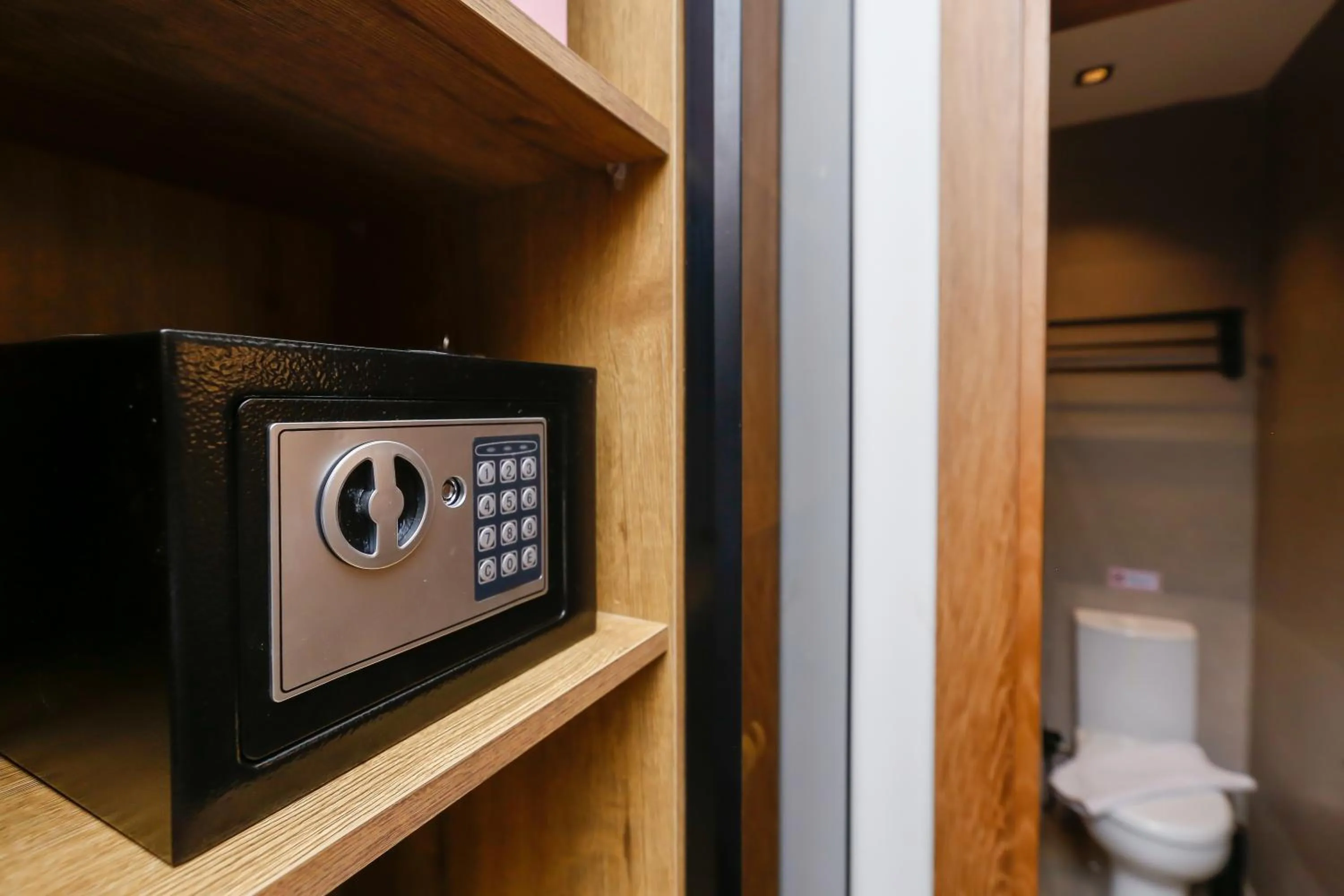 Toilet in Rixoss tower Pyramids View