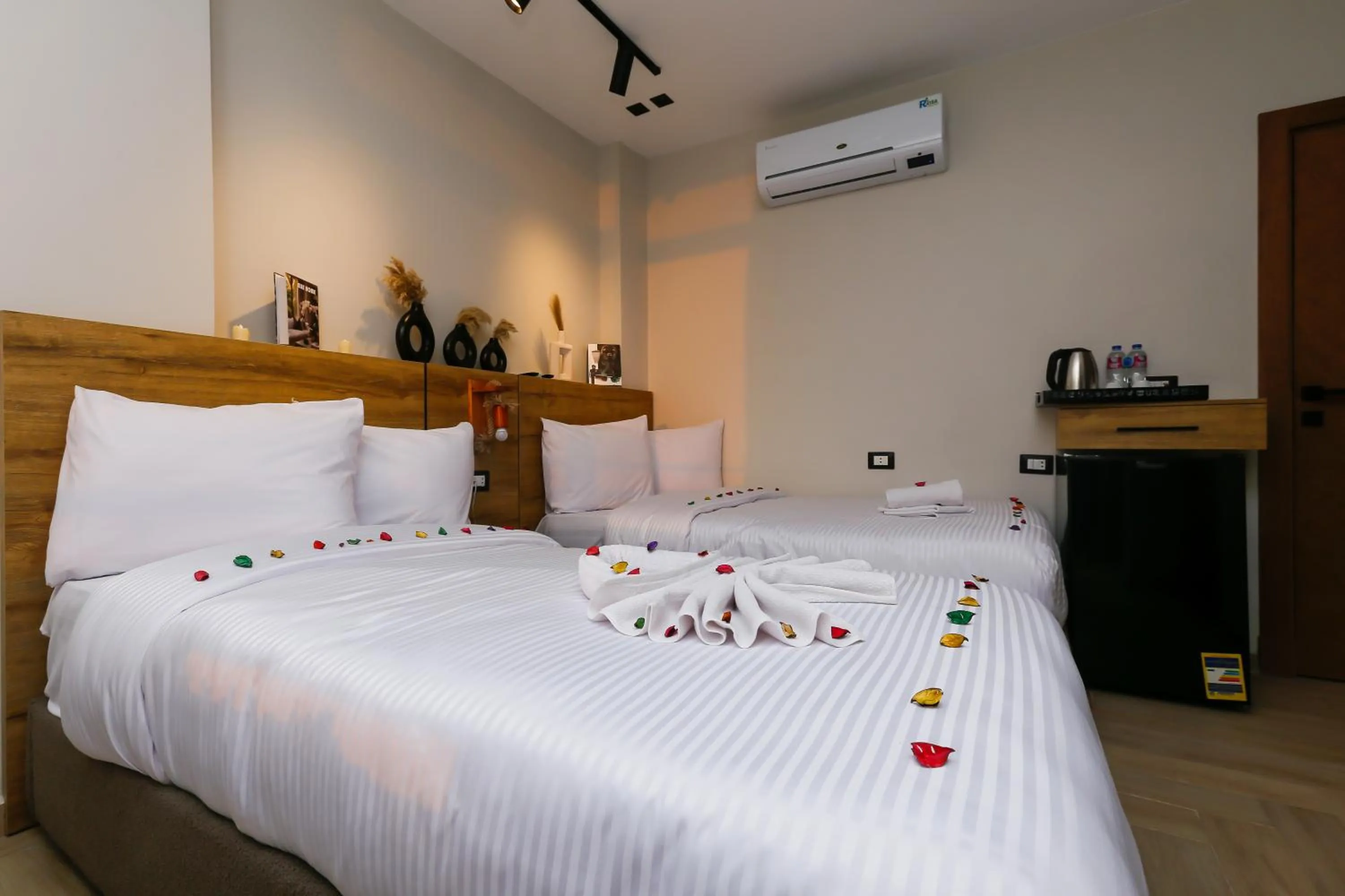 Bed in Rixoss tower Pyramids View