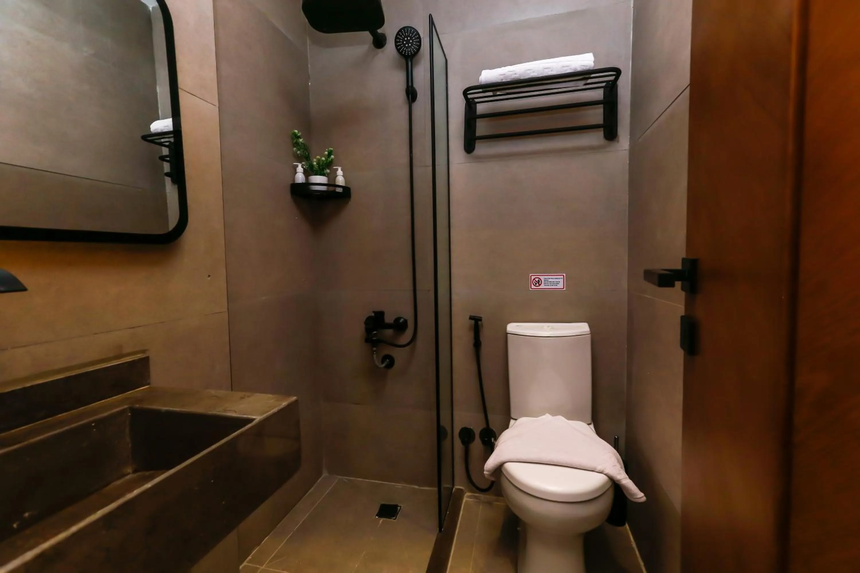 Bathroom in Rixoss tower Pyramids View