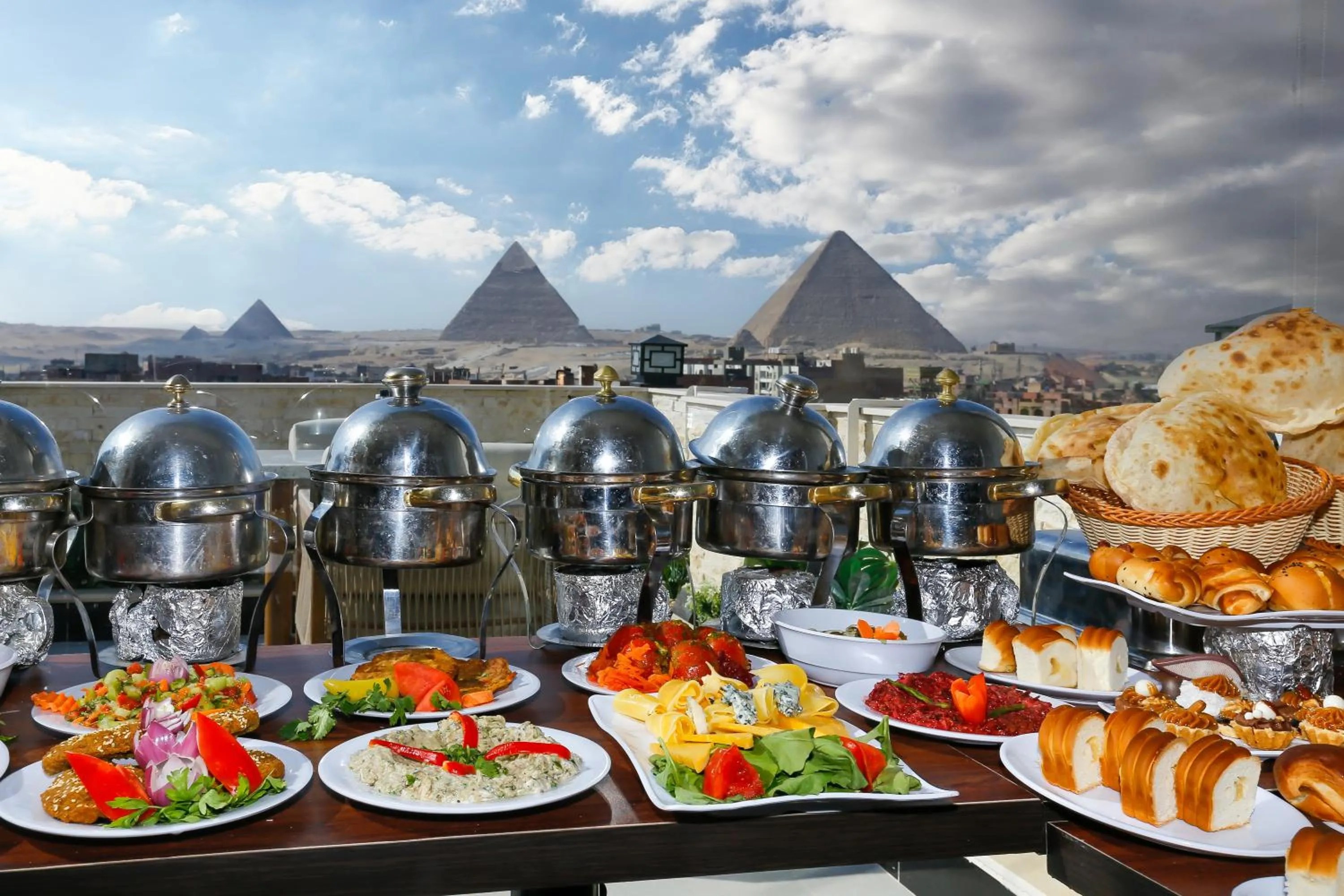 Food and drinks in Rixoss tower Pyramids View