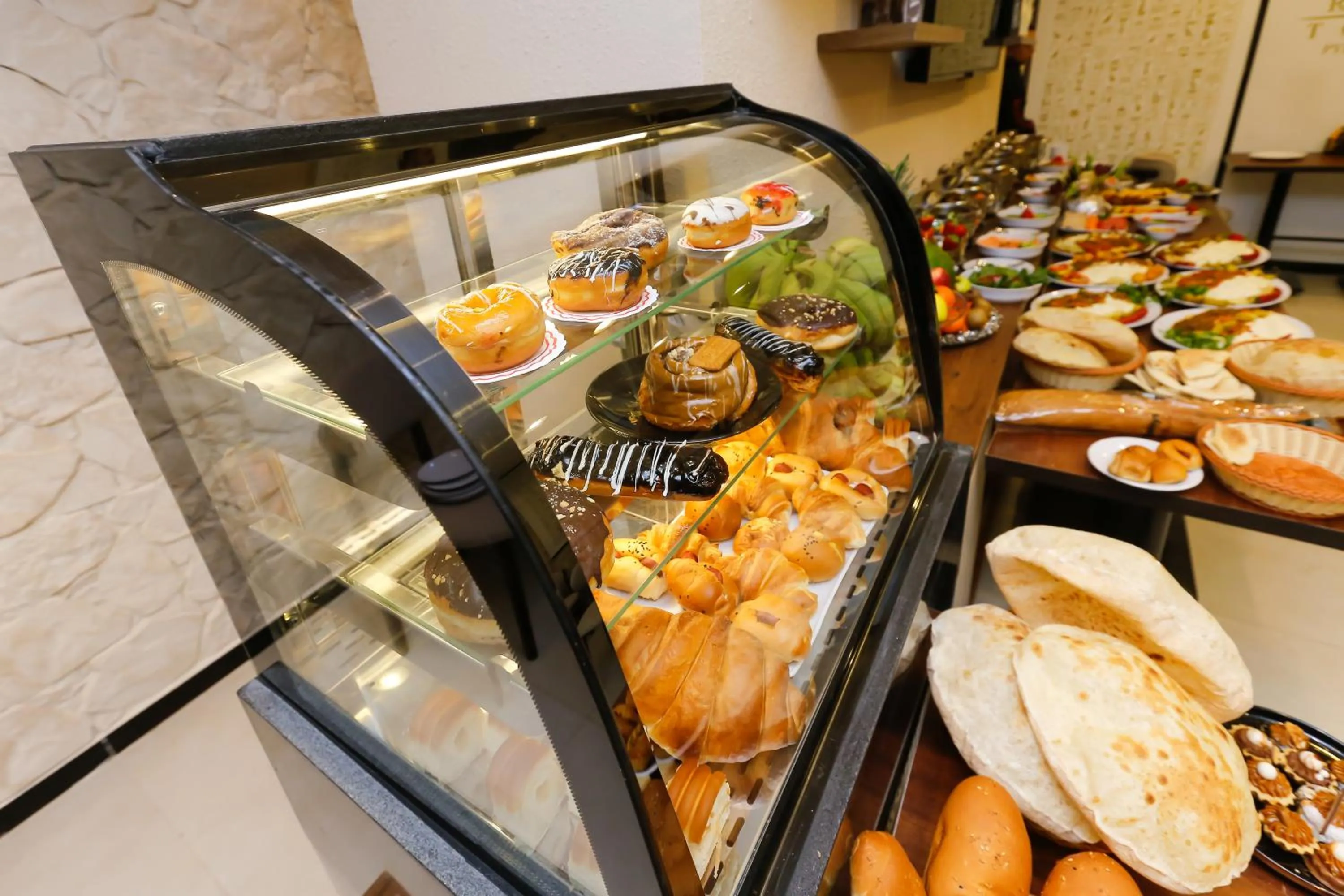 Food in Rixoss tower Pyramids View