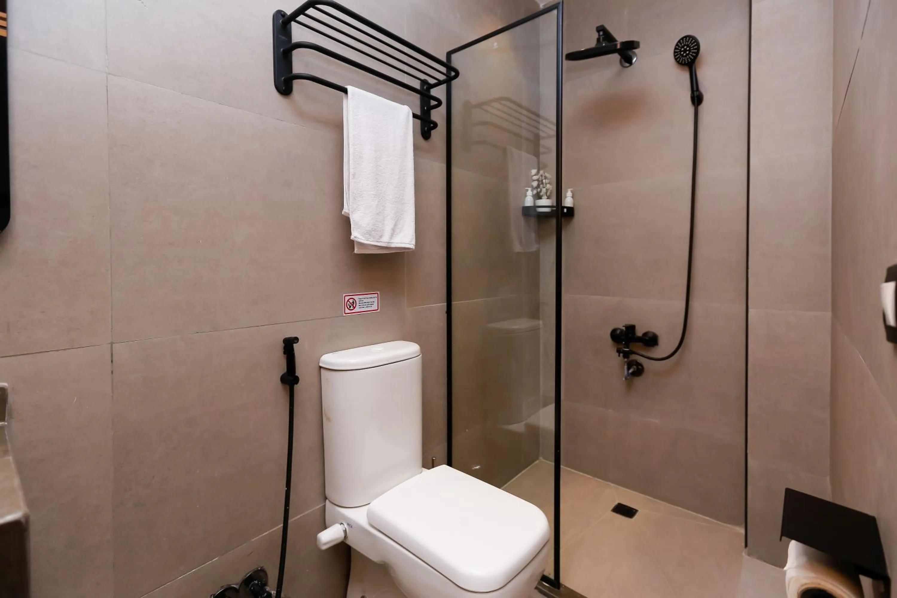 Shower in Rixoss tower Pyramids View