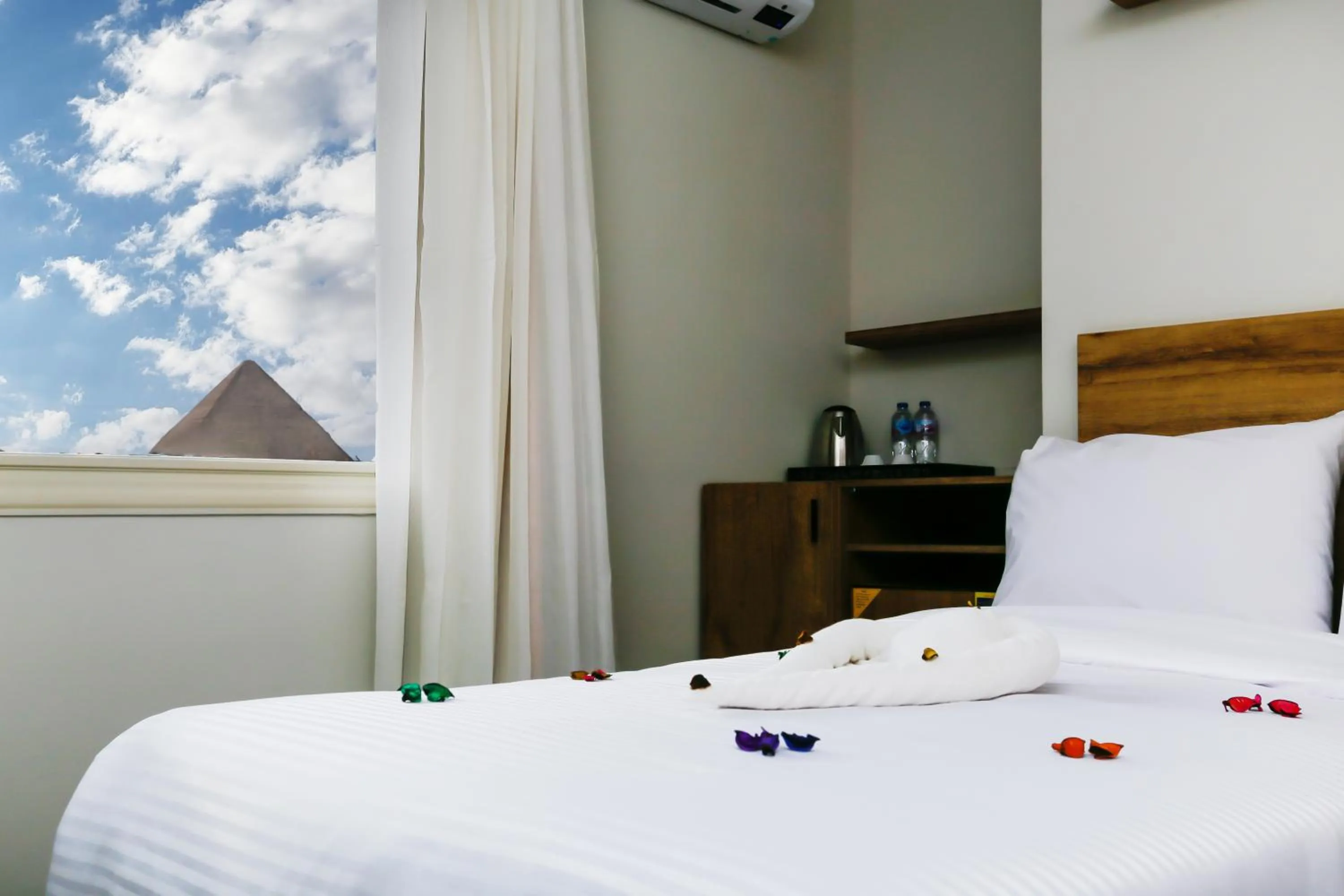 Bed in Rixoss tower Pyramids View