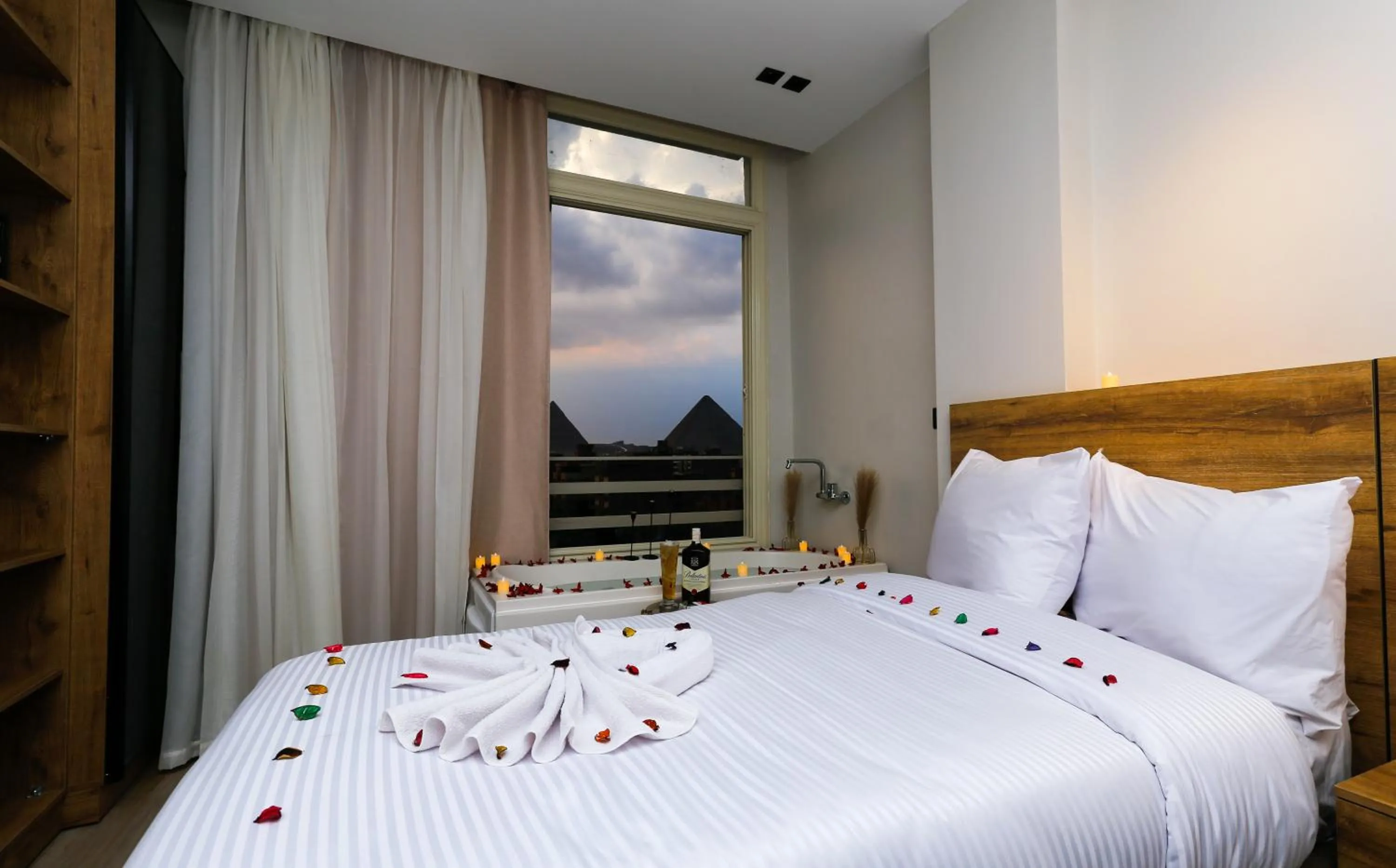 Bed in Rixoss tower Pyramids View