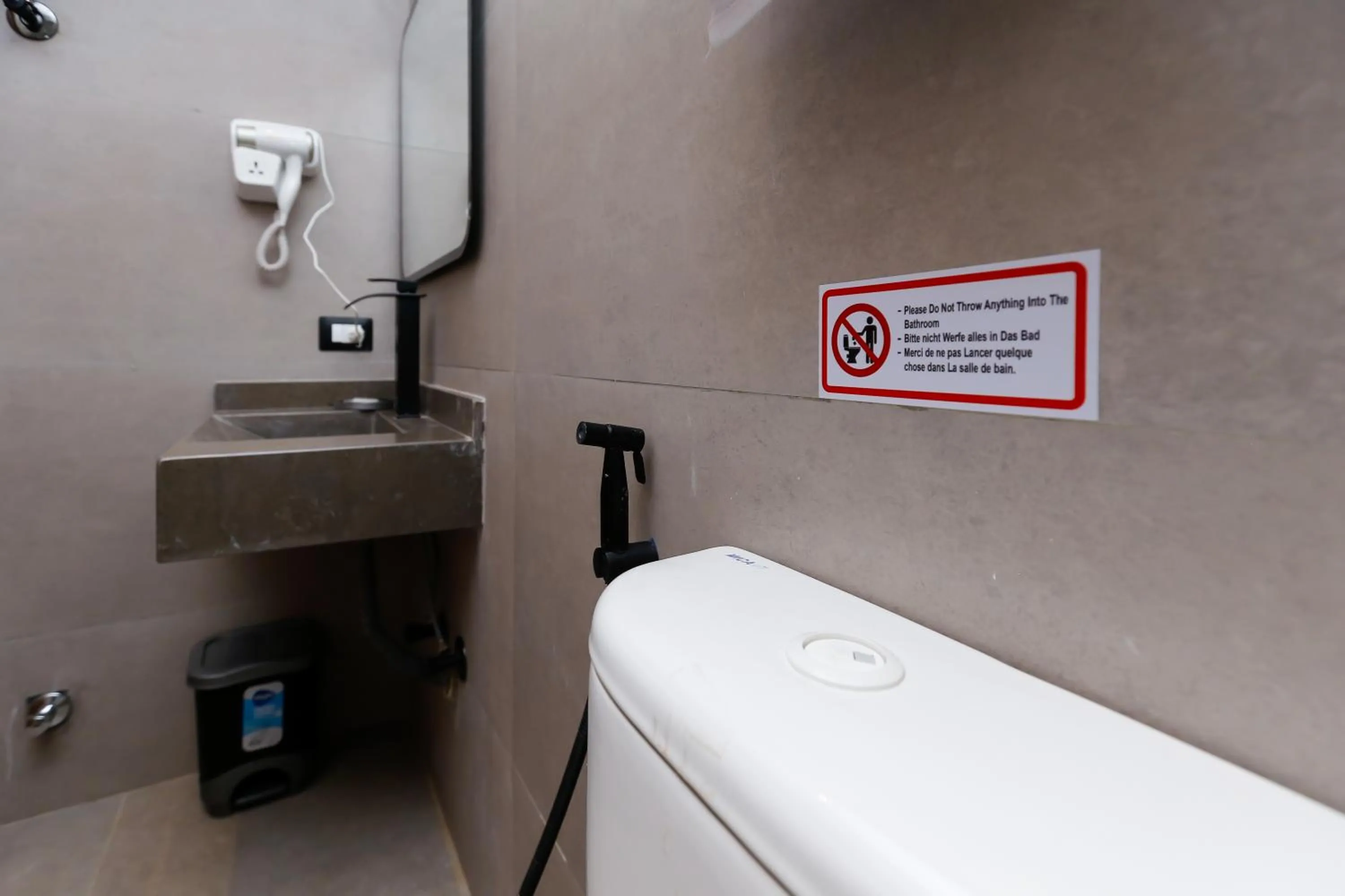 Bathroom in Rixoss tower Pyramids View
