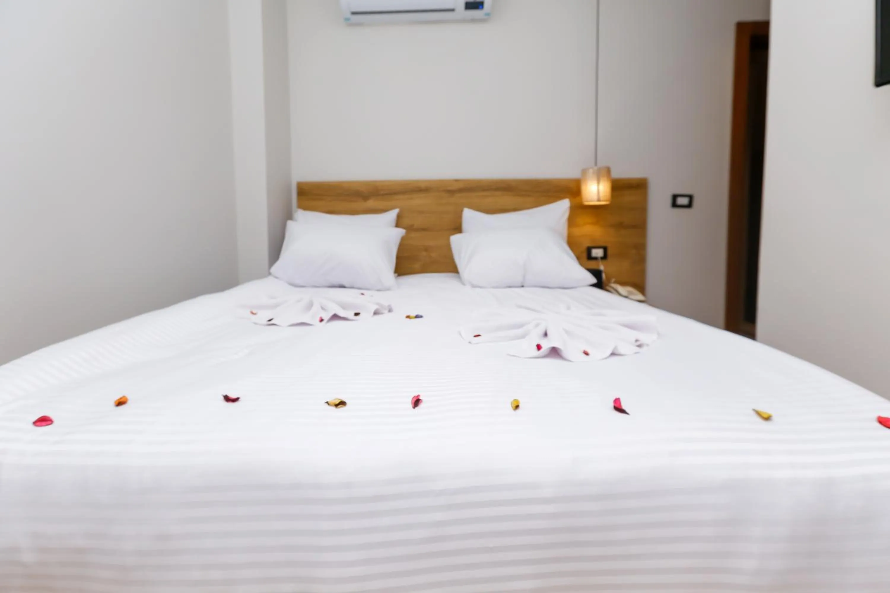 Bed in Rixoss tower Pyramids View