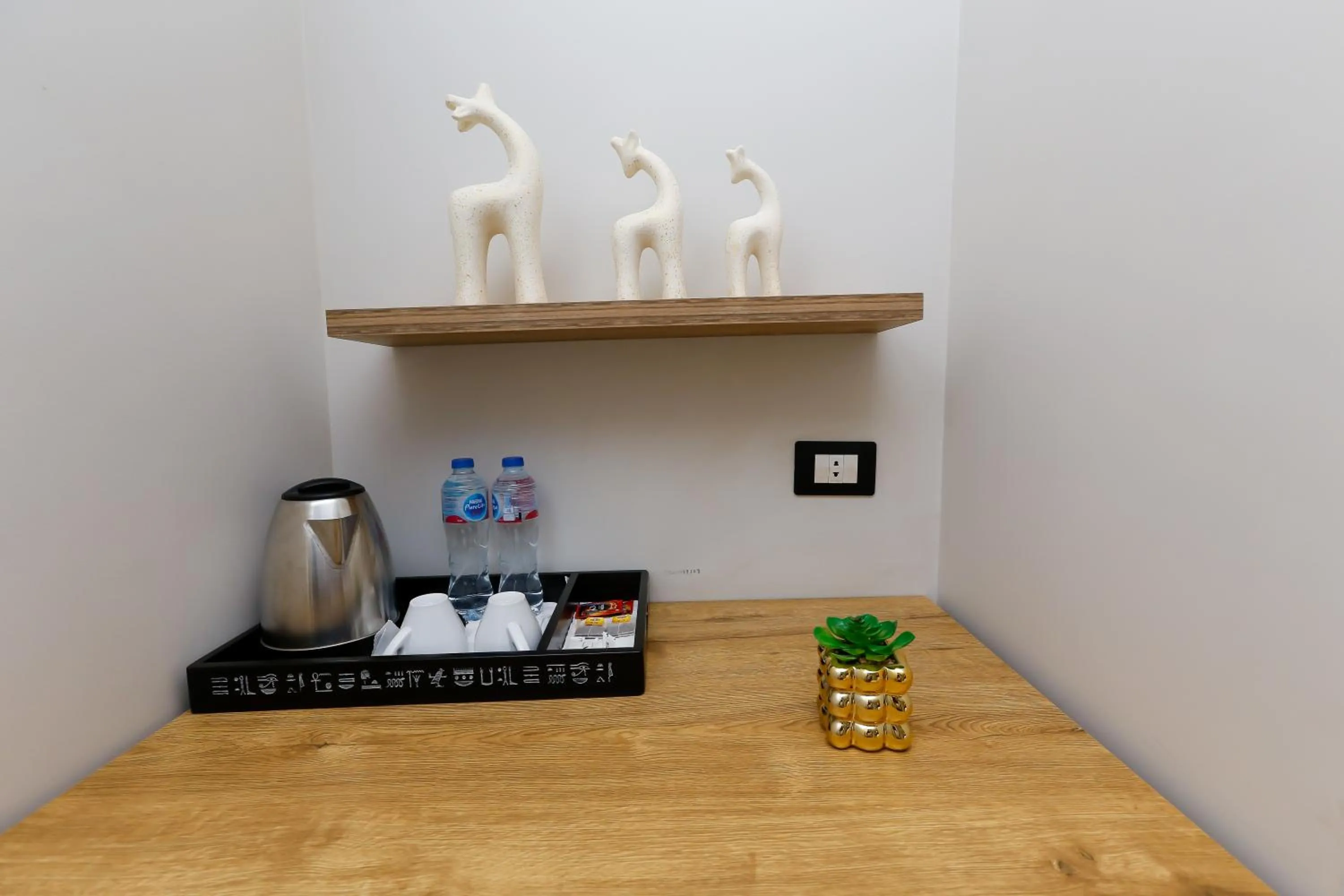 Coffee/tea facilities in Rixoss tower Pyramids View