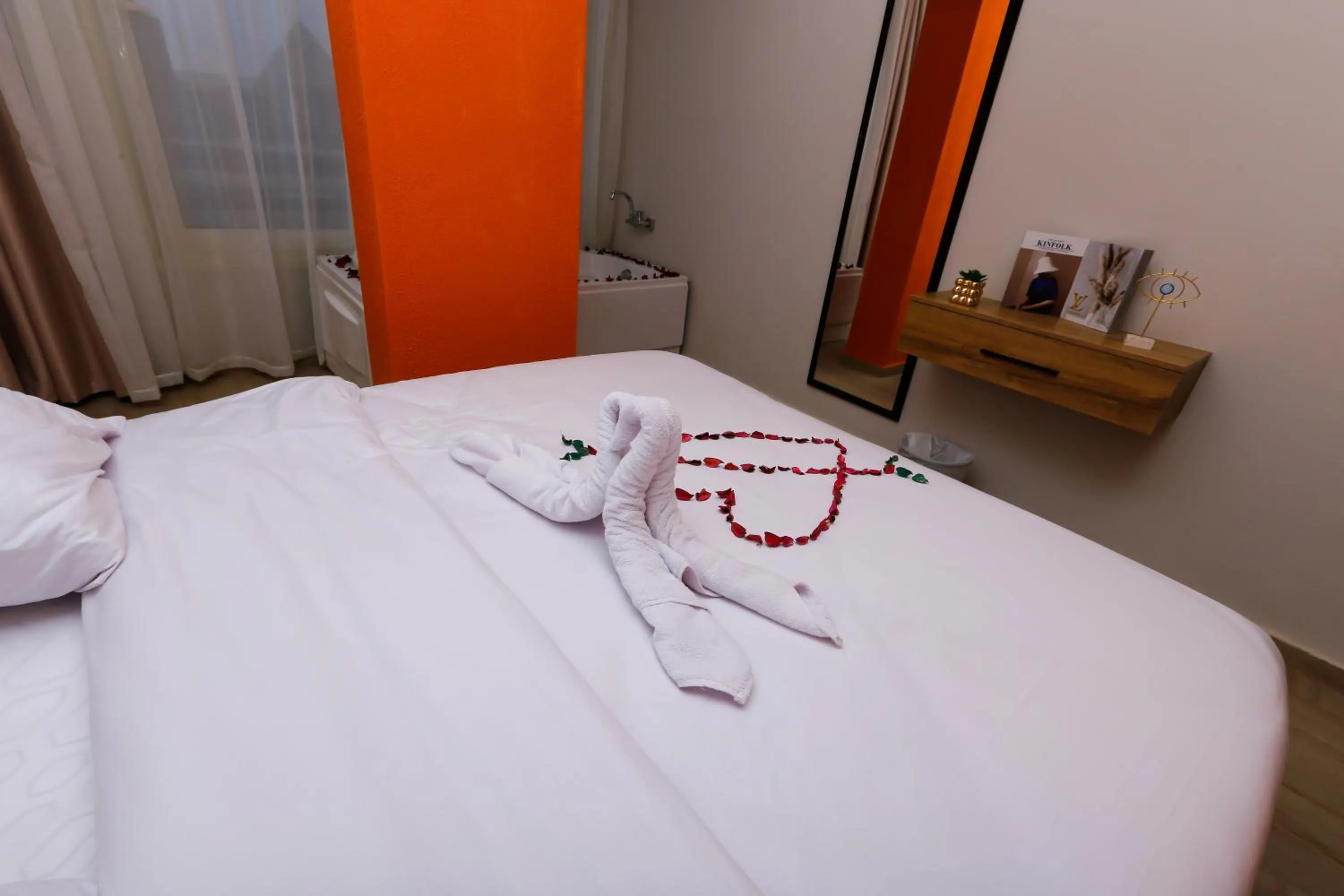 Bed in Rixoss tower Pyramids View