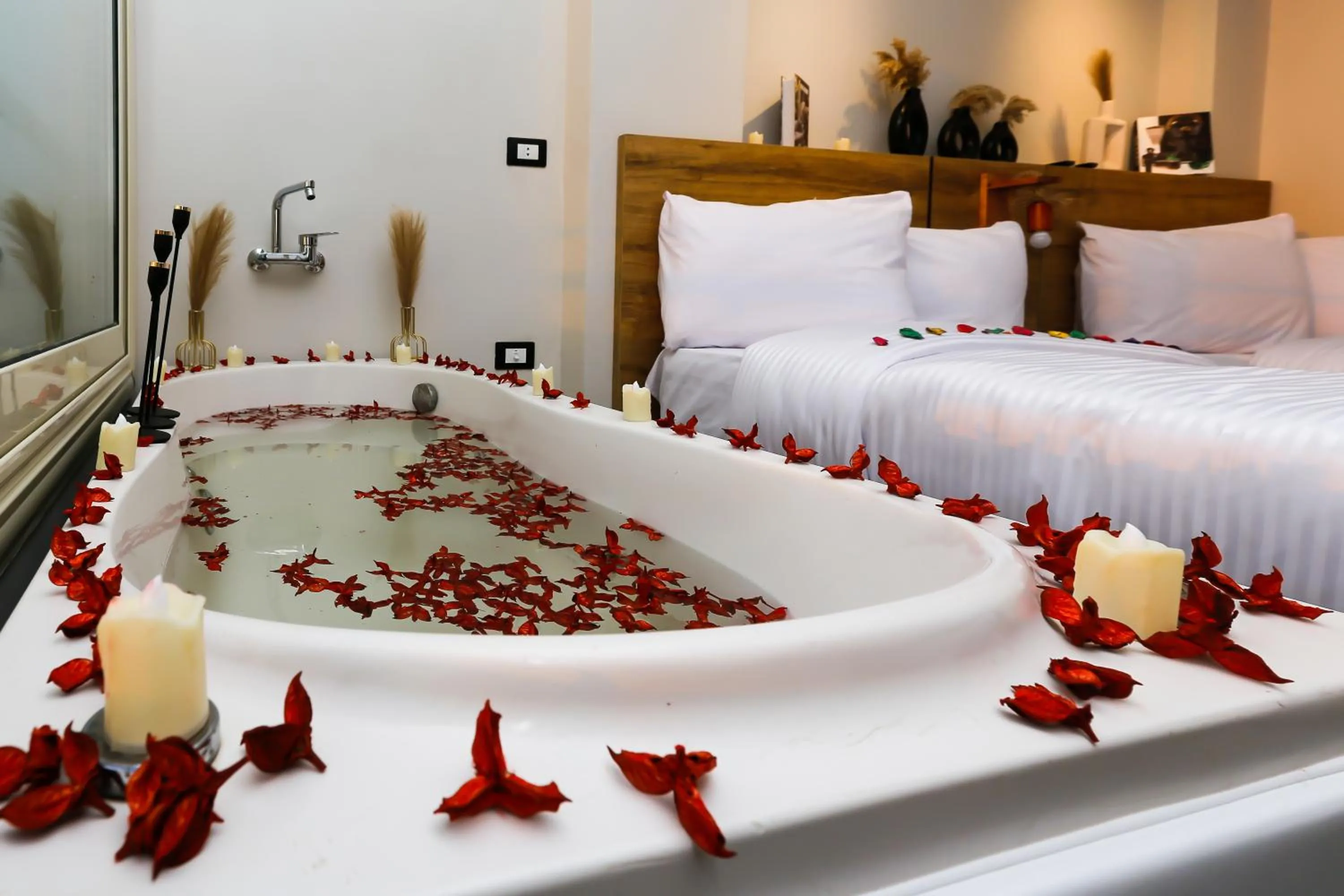 Bed in Rixoss tower Pyramids View