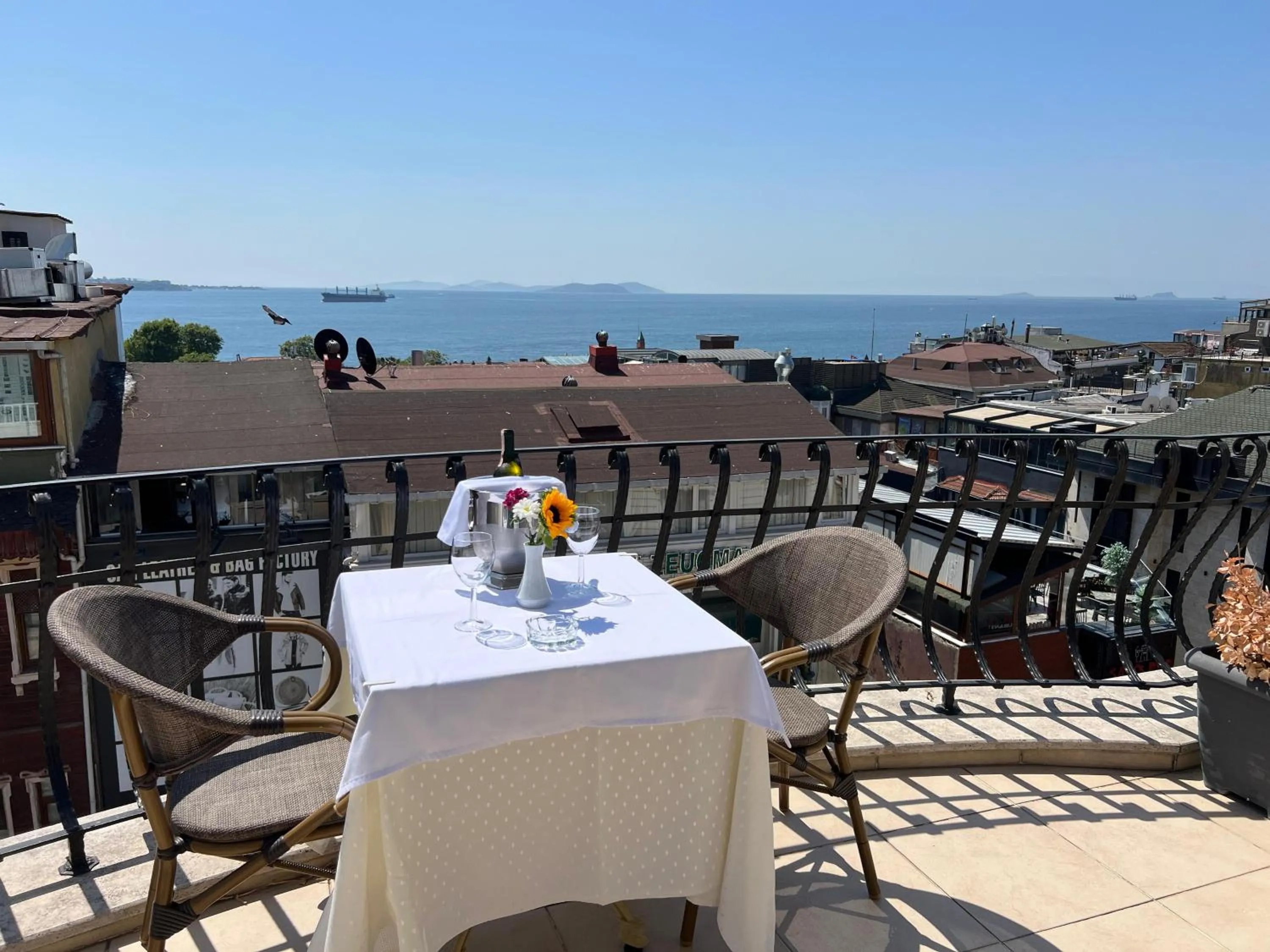 Balcony/Terrace in GLK PREMIER Regency Suites & Spa