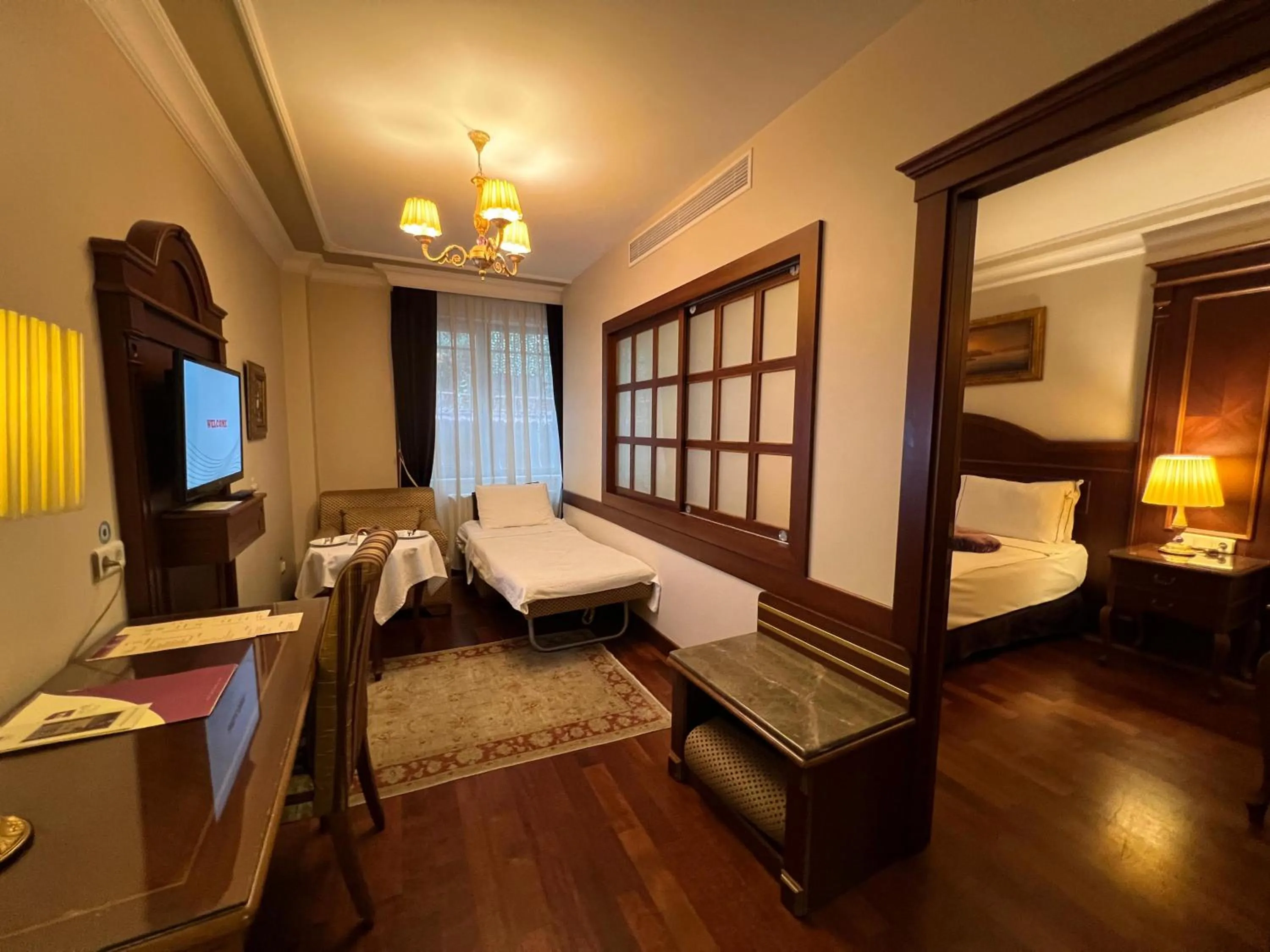 Photo of the whole room, Bed in GLK PREMIER Regency Suites & Spa