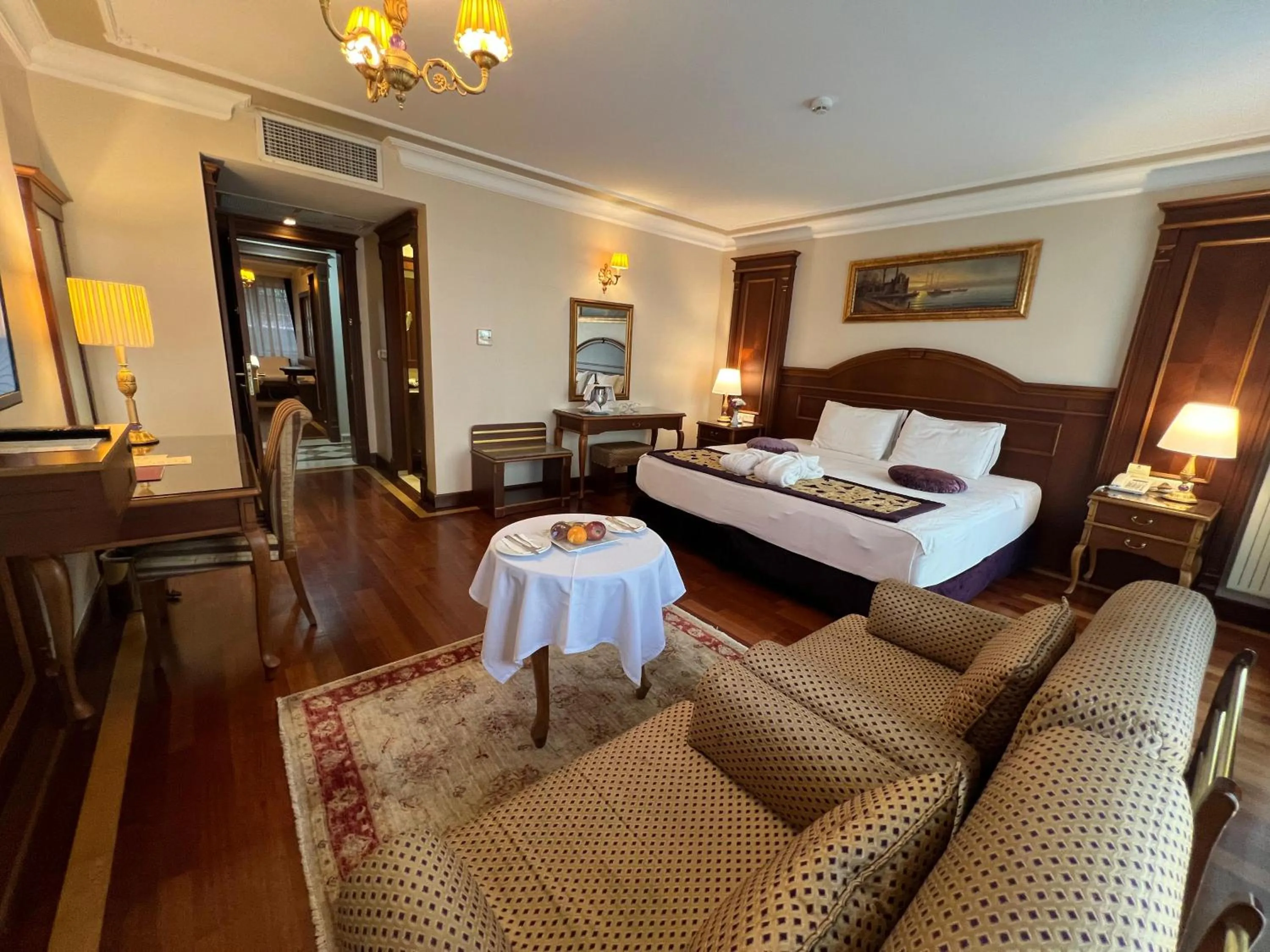 Living room, Bed in GLK PREMIER Regency Suites & Spa