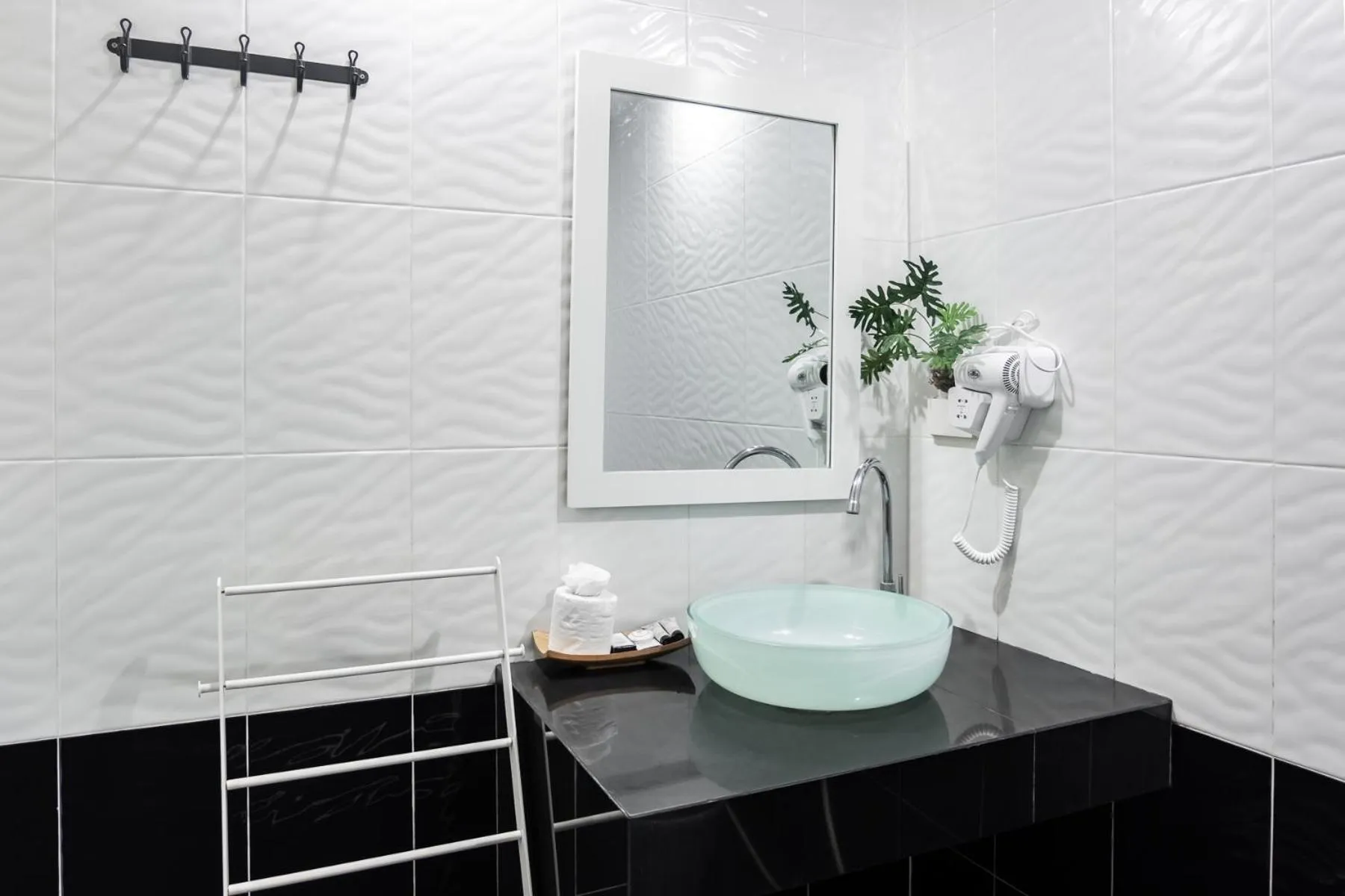 Bathroom in Chaantalay Hotel