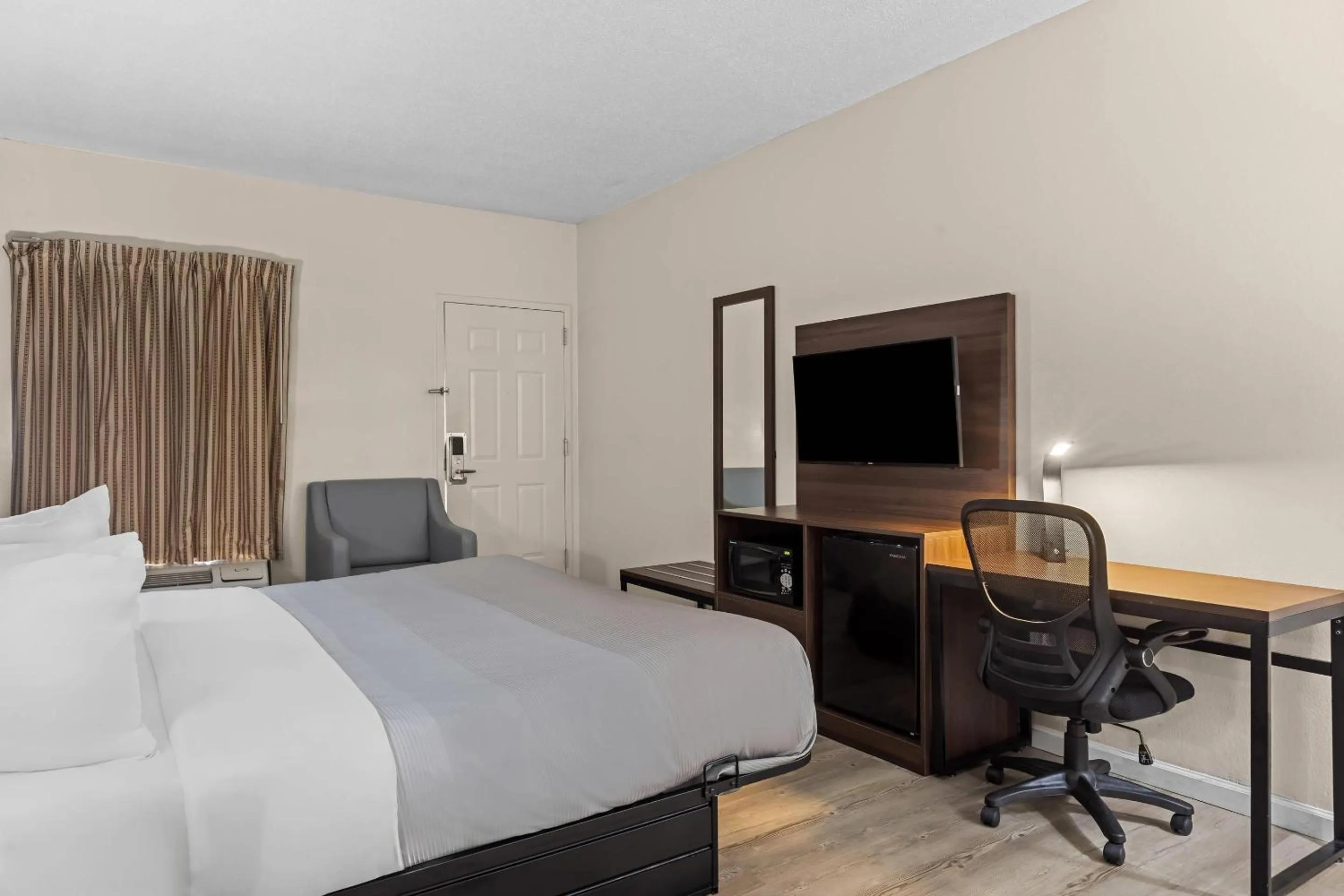 Bedroom, Bed in Quality Inn Port Wentworth Savannah North