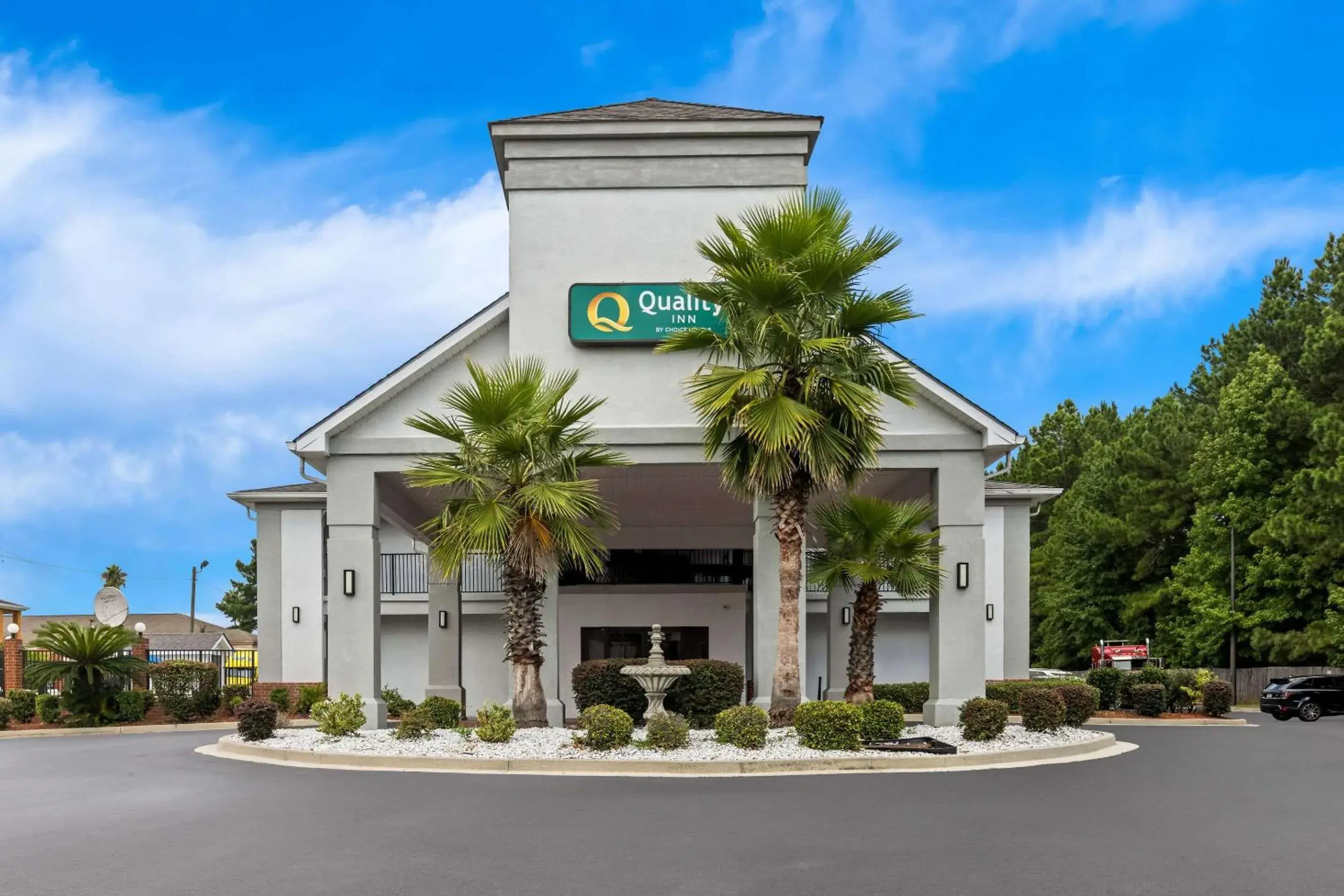 Property building in Quality Inn Port Wentworth Savannah North Property building in Quality Inn Port Wentworth Savannah North