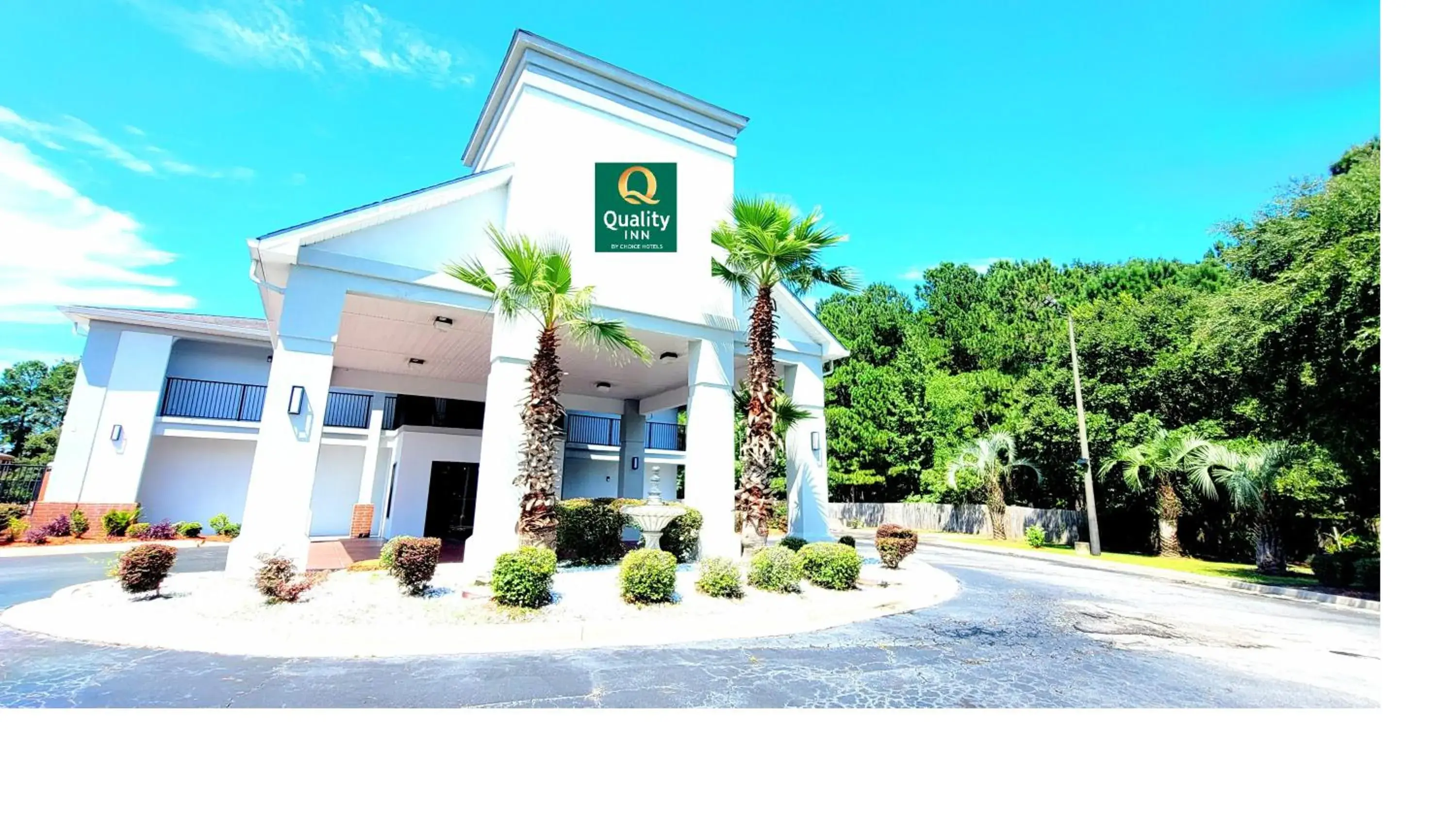 Property building in Quality Inn Port Wentworth Savannah North Property building in Quality Inn Port Wentworth Savannah North