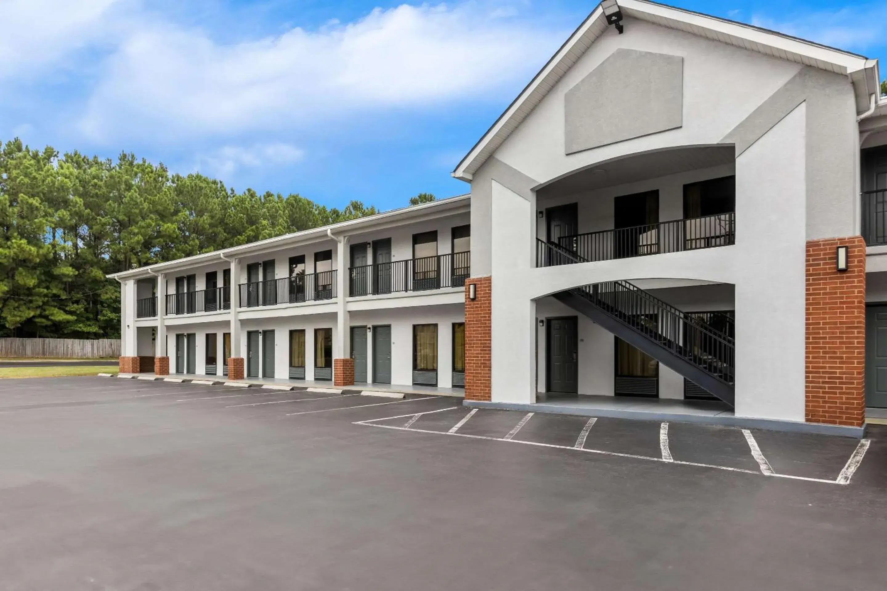 Property building in Quality Inn Port Wentworth Savannah North Property building in Quality Inn Port Wentworth Savannah North