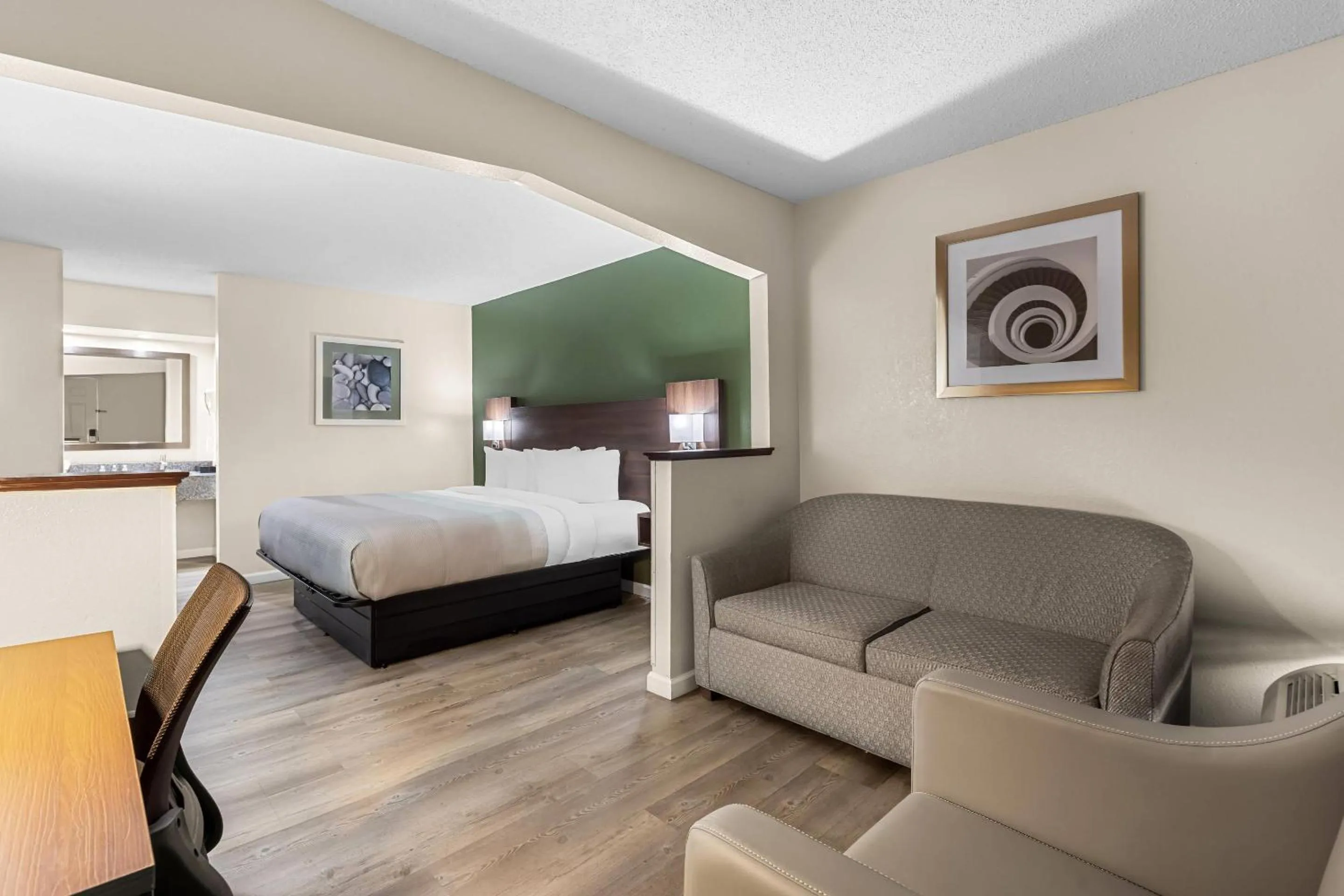 Bedroom, Bed in Quality Inn Port Wentworth Savannah North