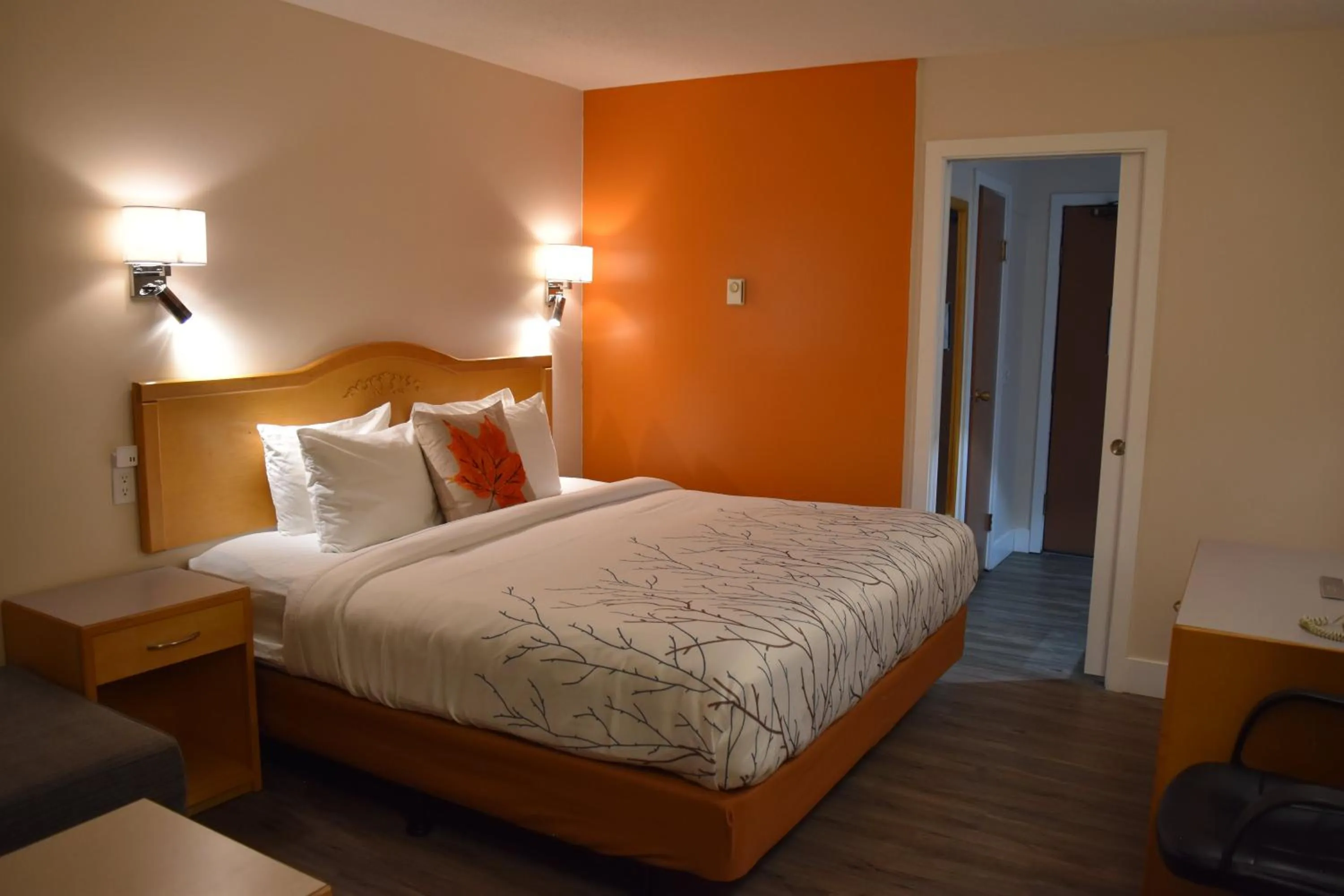 Bedroom, Bed in Canadas Best Value Inn & Suites-Castlegar