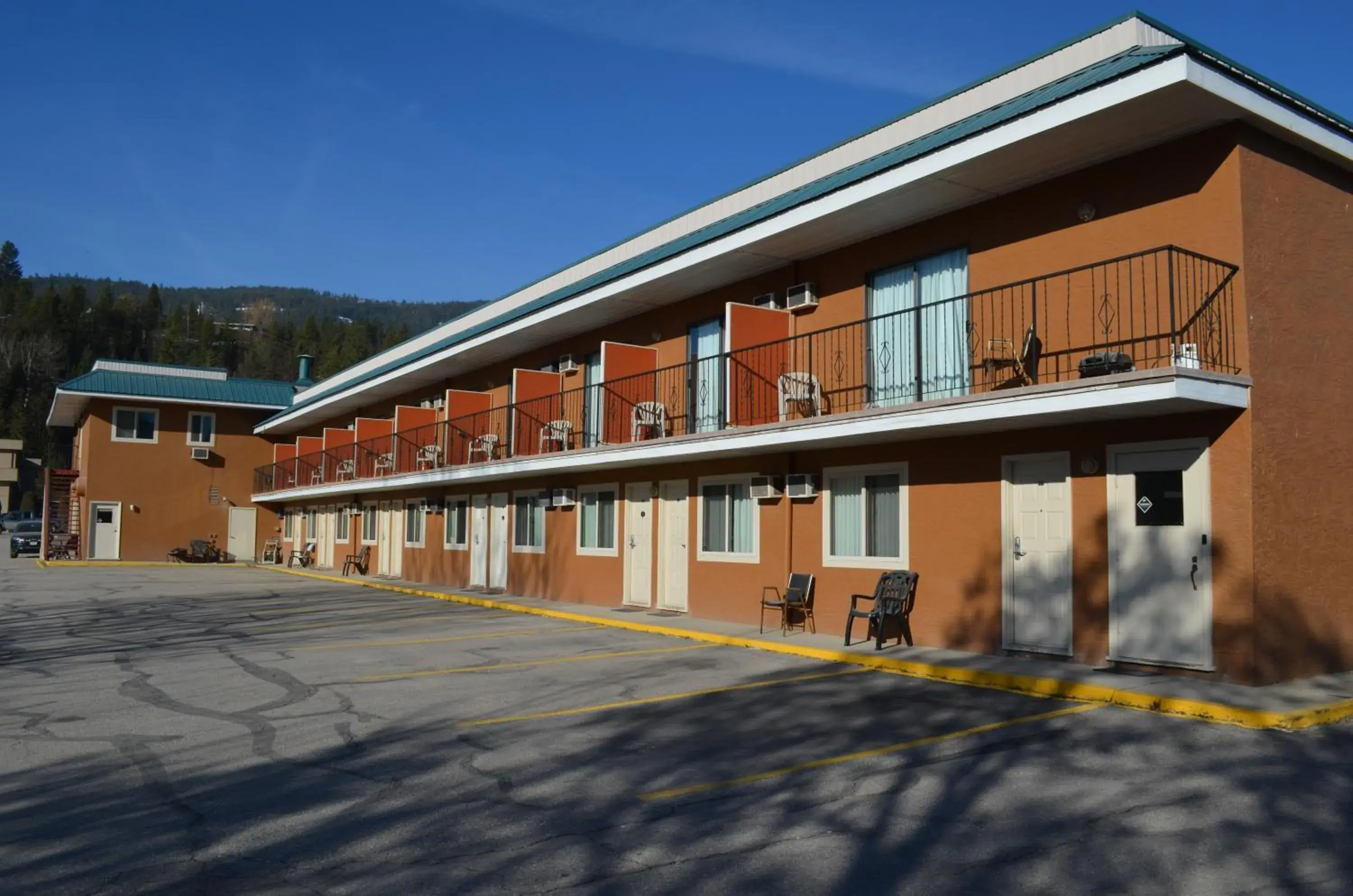 Facade/entrance in Canadas Best Value Inn & Suites-Castlegar Facade/entrance in Canadas Best Value Inn & Suites-Castlegar
