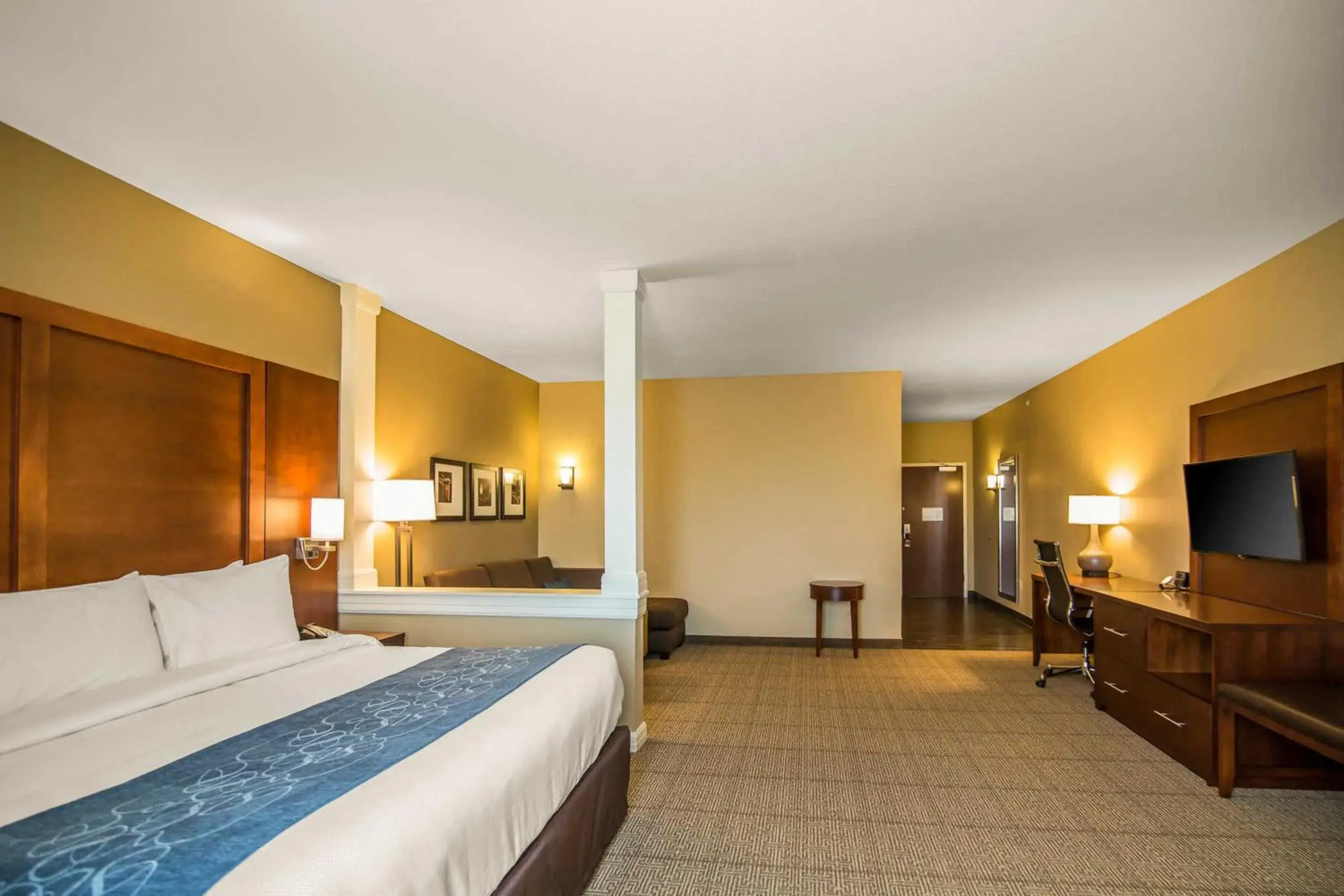 King Suite with Sofa Bed in Comfort Suites Dodge City King Suite with Sofa Bed in Comfort Suites Dodge City