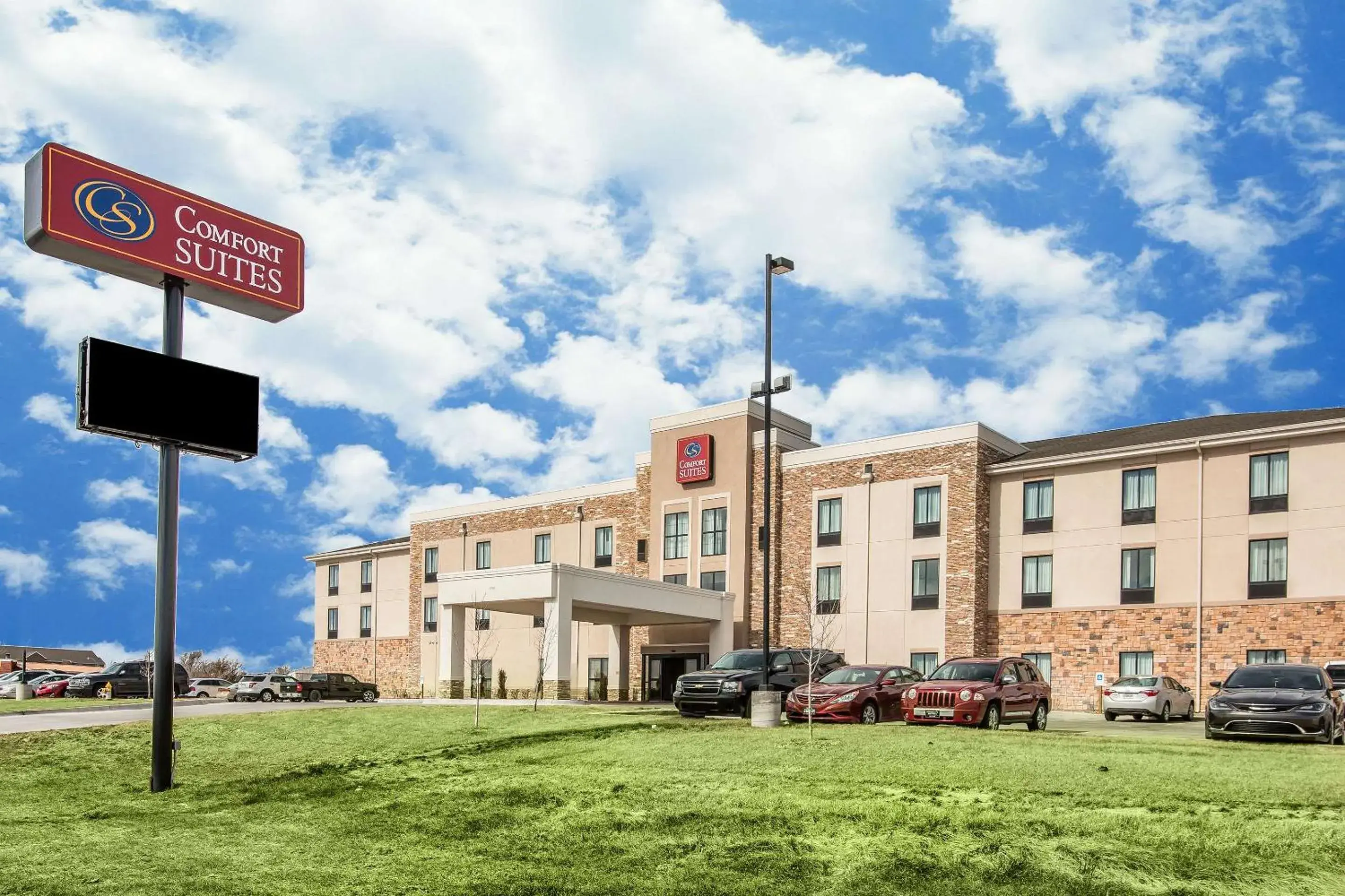 Property building in Comfort Suites Dodge City Property building in Comfort Suites Dodge City