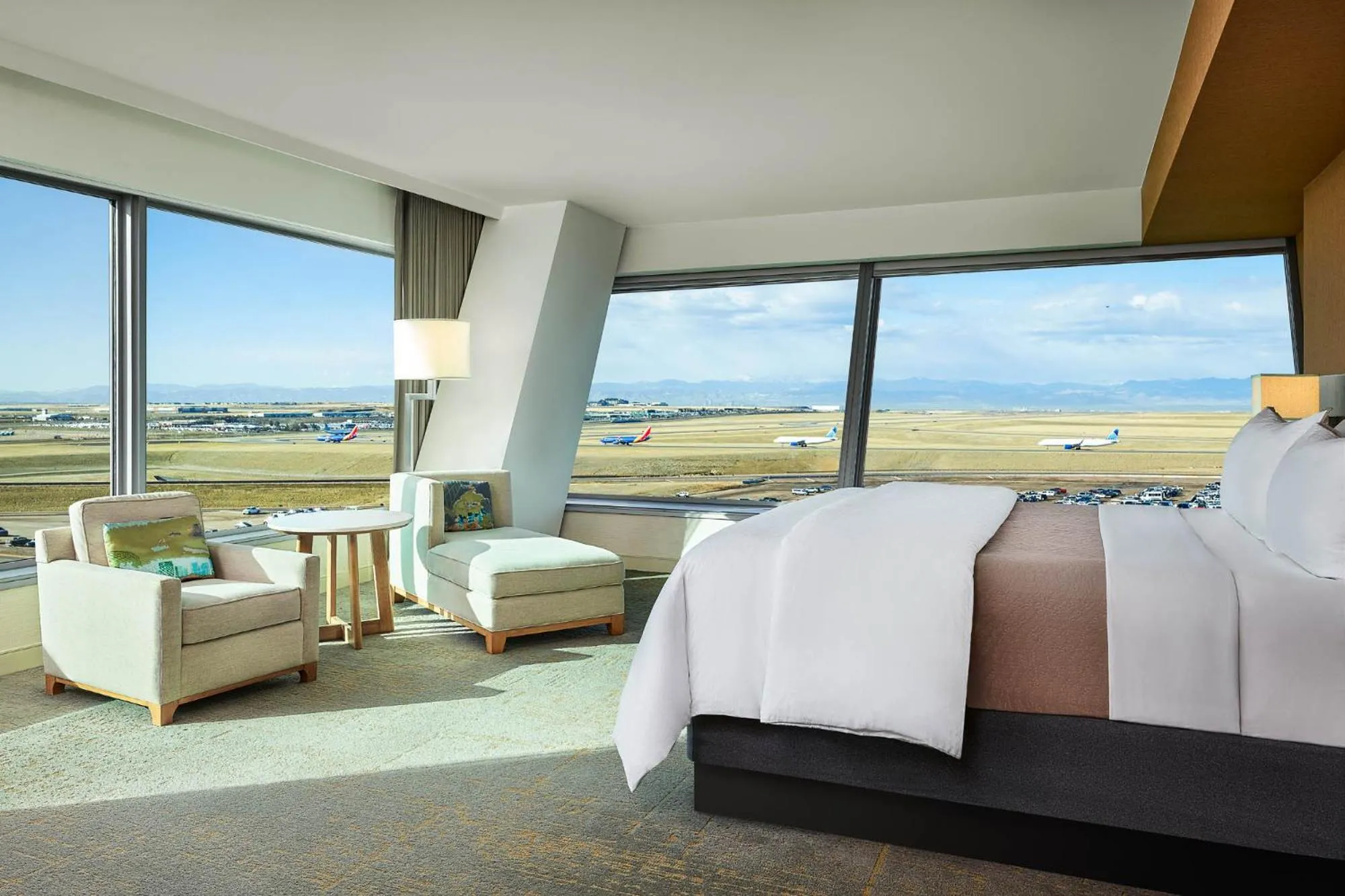 Bedroom, Bed in The Westin Denver International Airport