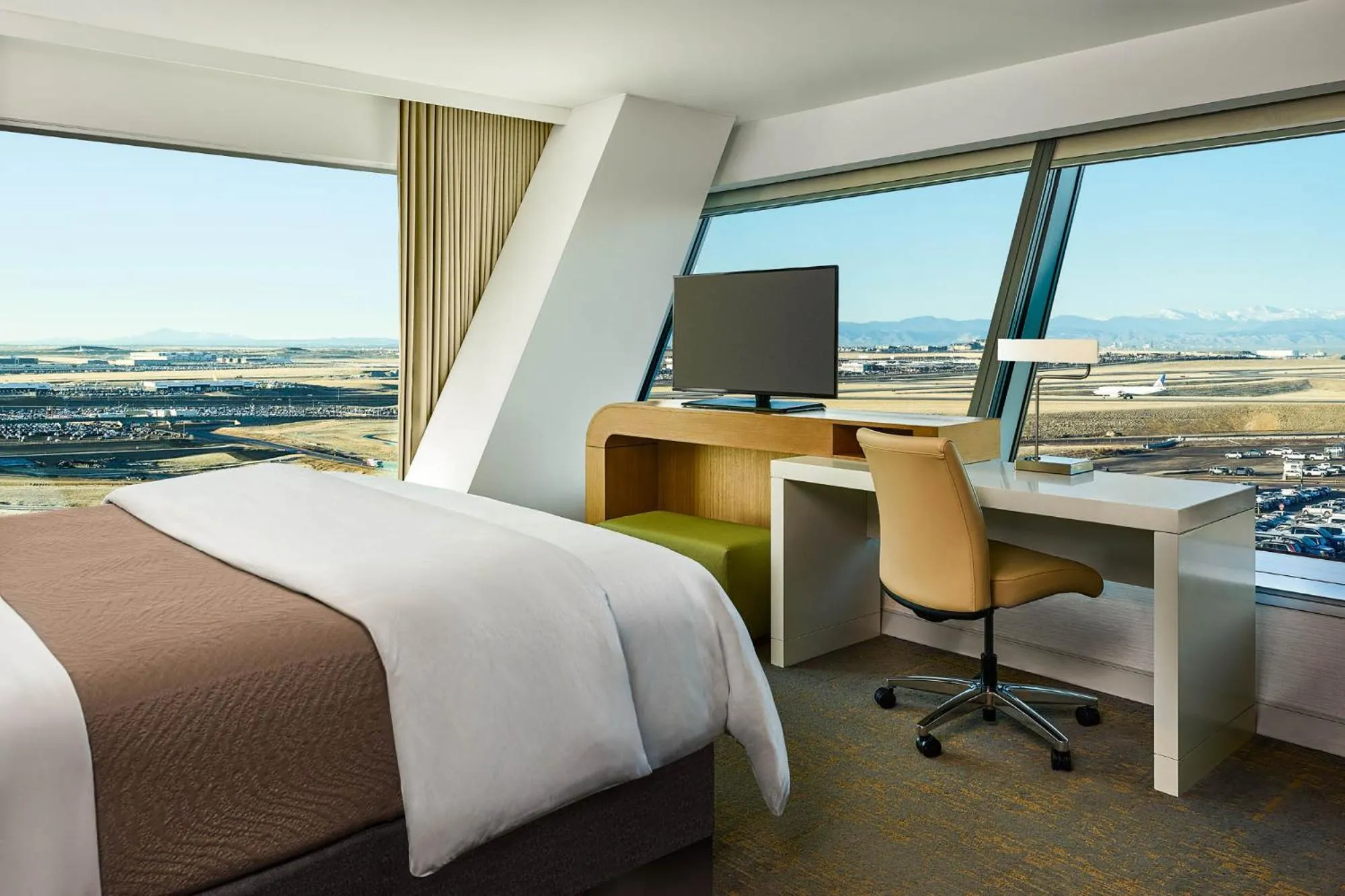 Photo of the whole room, Bed in The Westin Denver International Airport