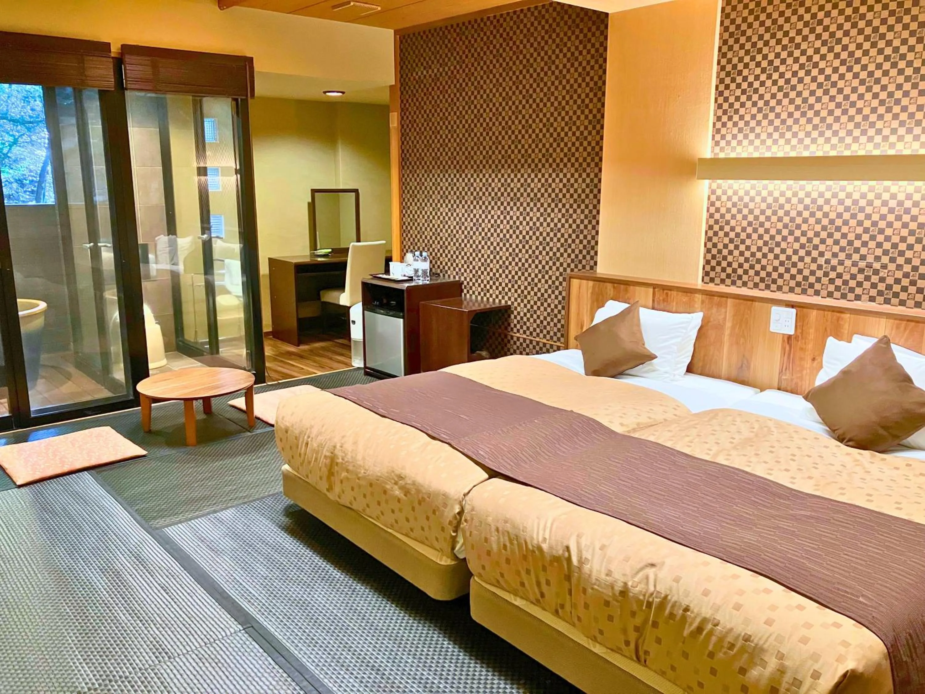 Photo of the whole room, Bed in LiVEMAX RESORT Shizuoka Amagiyugashima