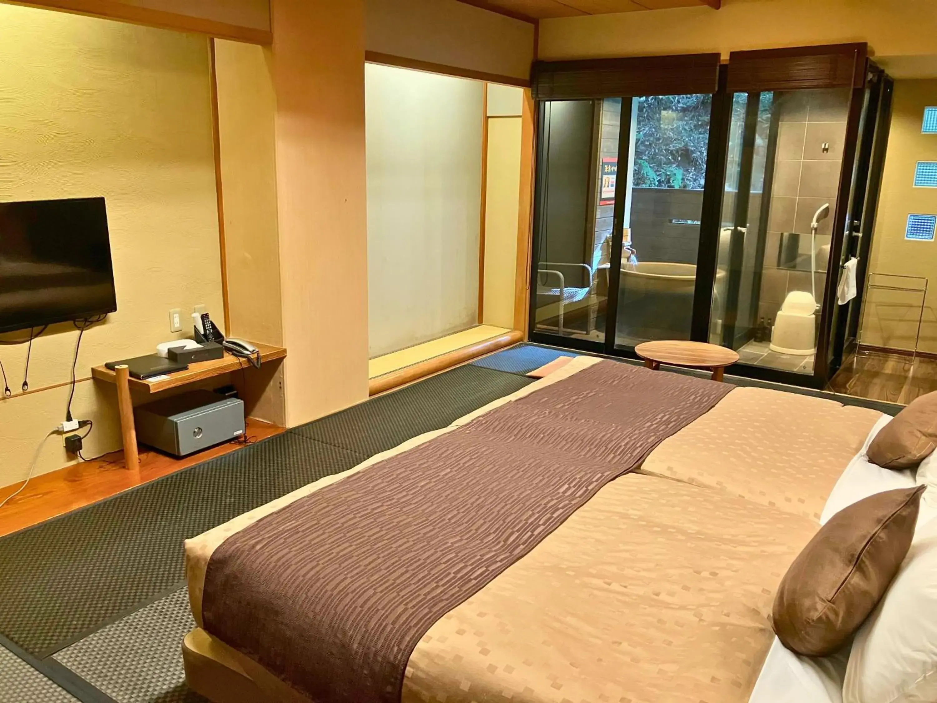 Japanese Modern Junior Suite with Open Air Bath and Terrace - Non-Smoking in LiVEMAX RESORT Shizuoka Amagiyugashima Japanese Modern Junior Suite with Open Air Bath and Terrace - Non-Smoking in LiVEMAX RESORT Shizuoka Amagiyugashima