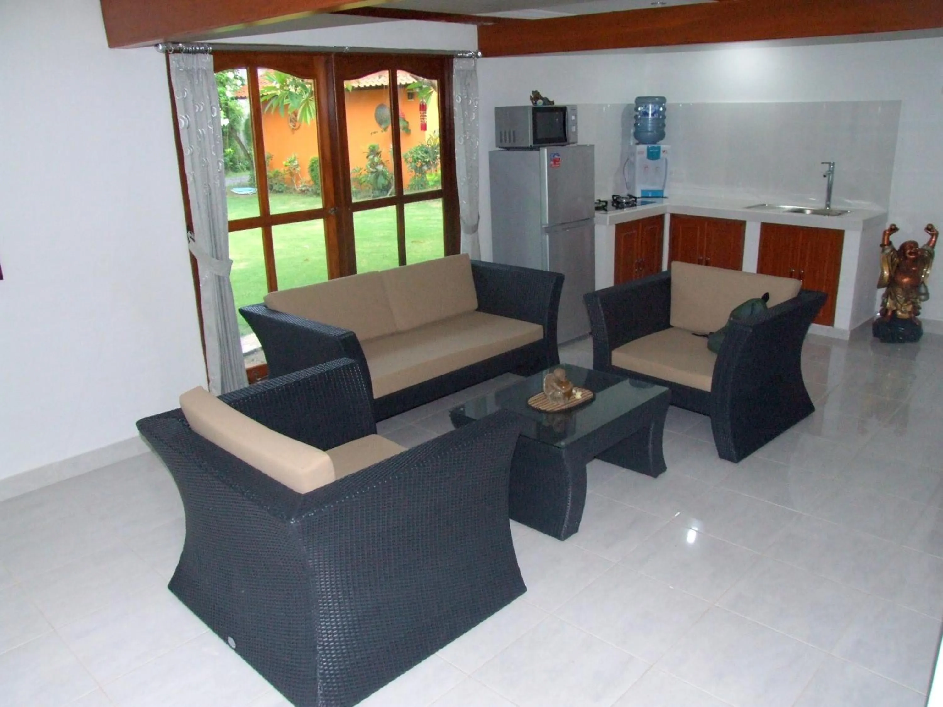 Kitchen or kitchenette in Kura Kura Villas & Candidasa Mini Golf