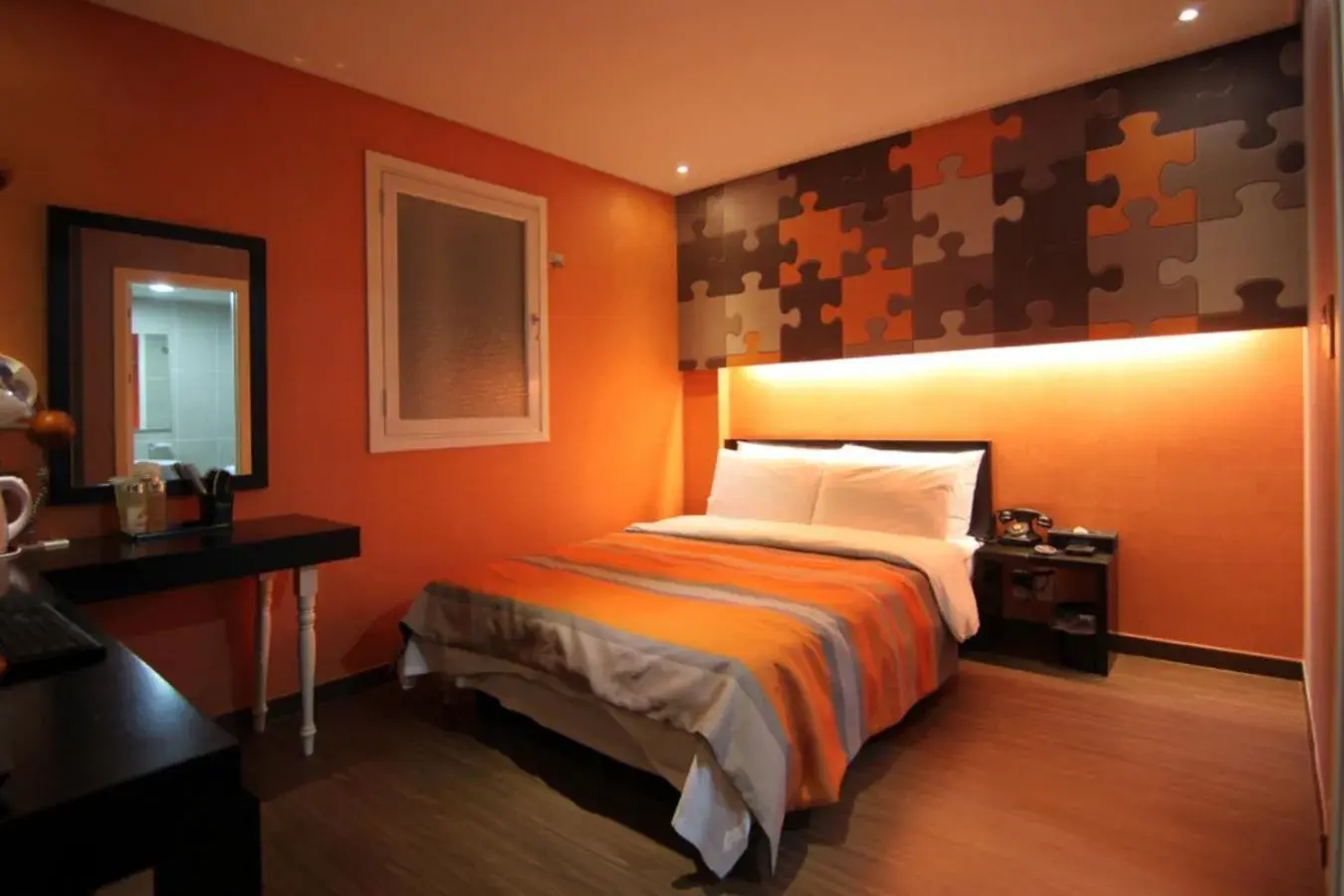 Bed in ZUM Motel Bed in ZUM Motel