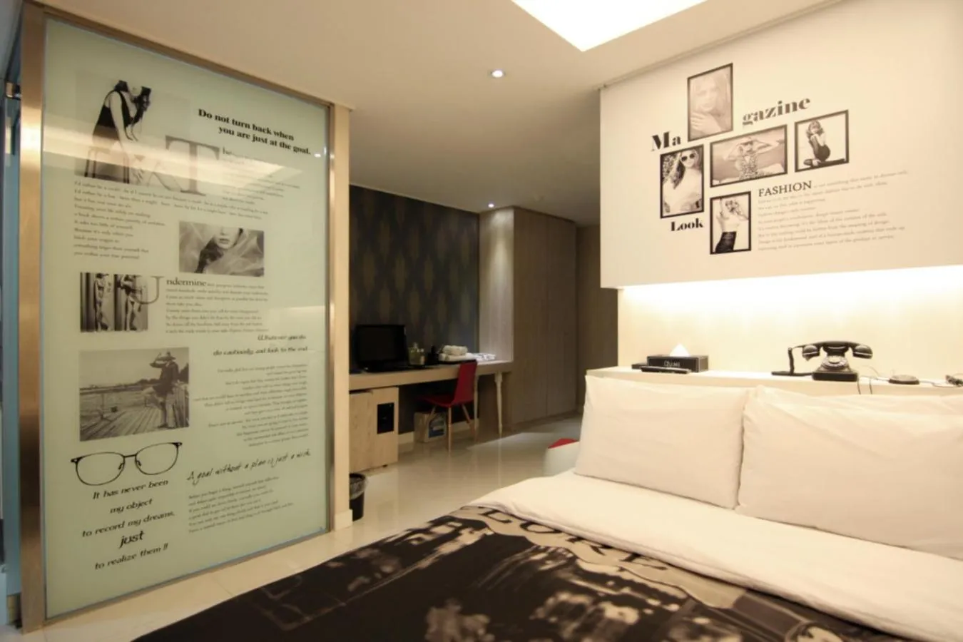 Bedroom, Bed in ZUM Motel