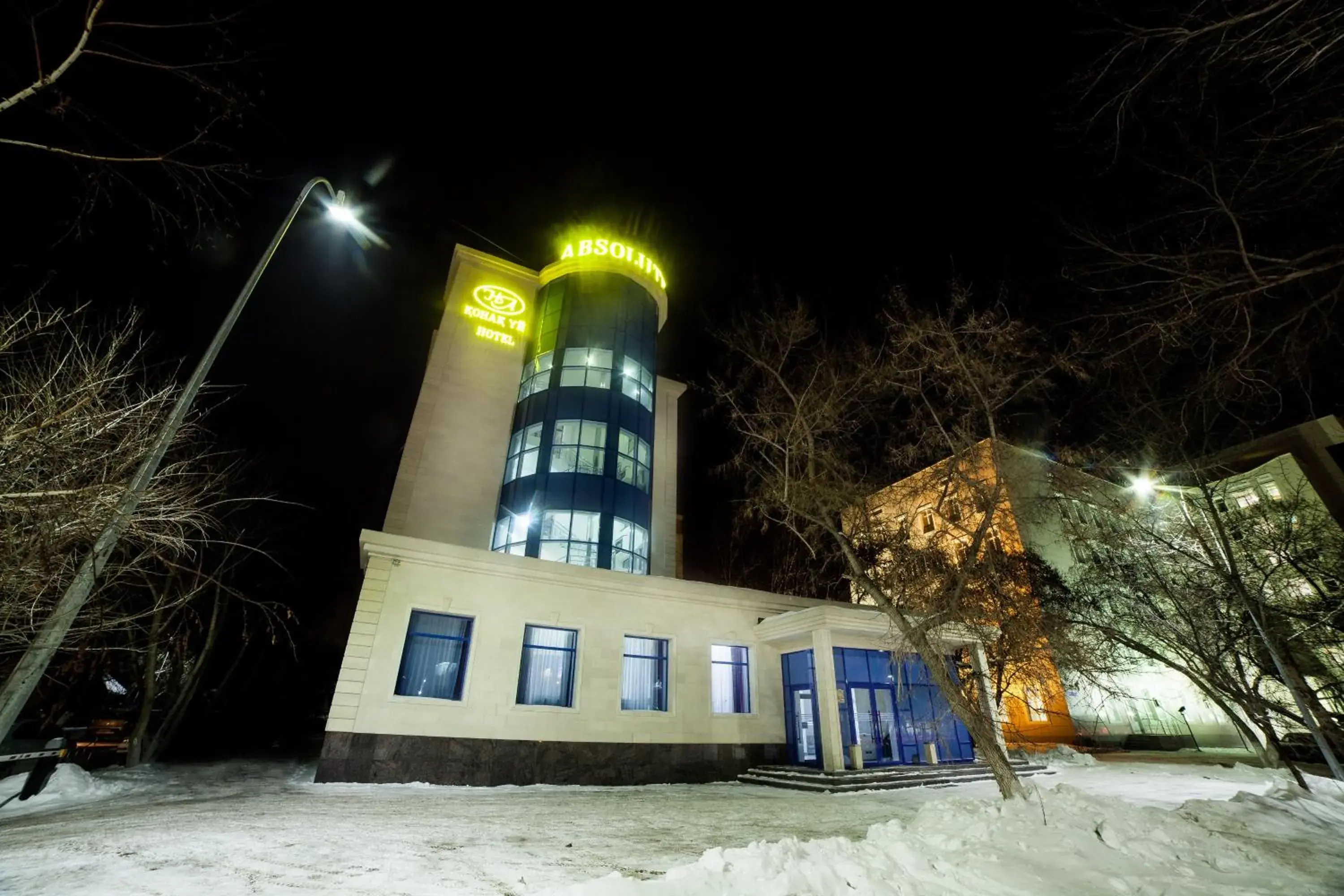 Facade/entrance in Absolute Hotel Facade/entrance in Absolute Hotel